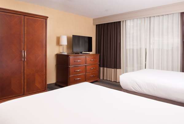  - Embassy Suites West Bloomington