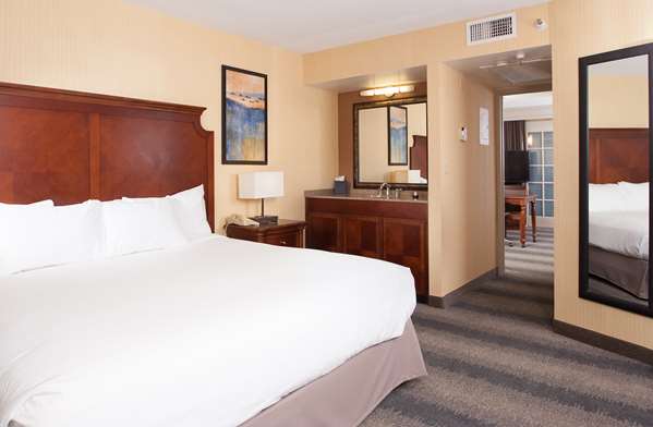  - Embassy Suites West Bloomington