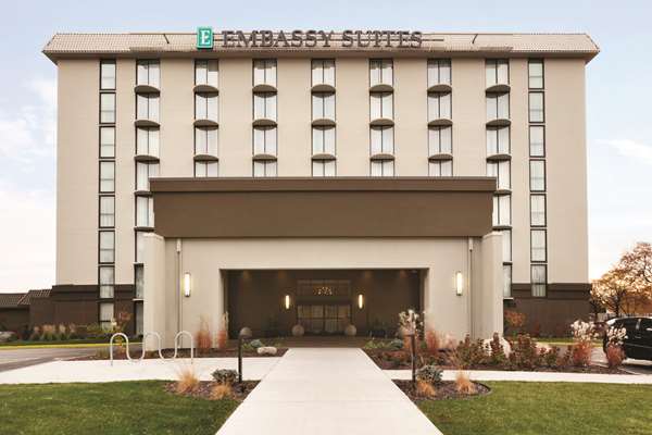 Exterior view - Embassy Suites West Bloomington
