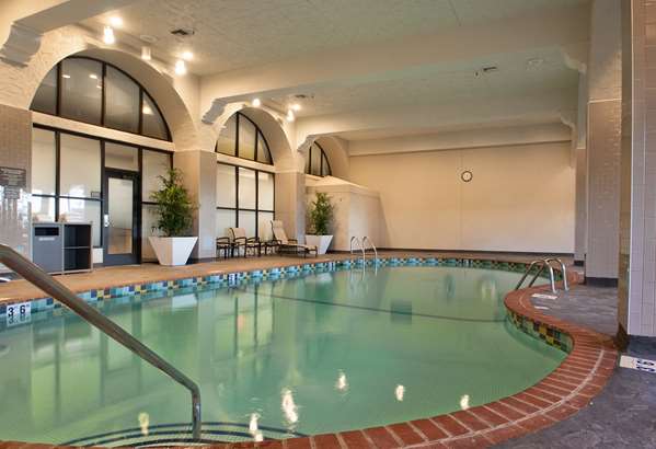 Pool - Embassy Suites West Bloomington