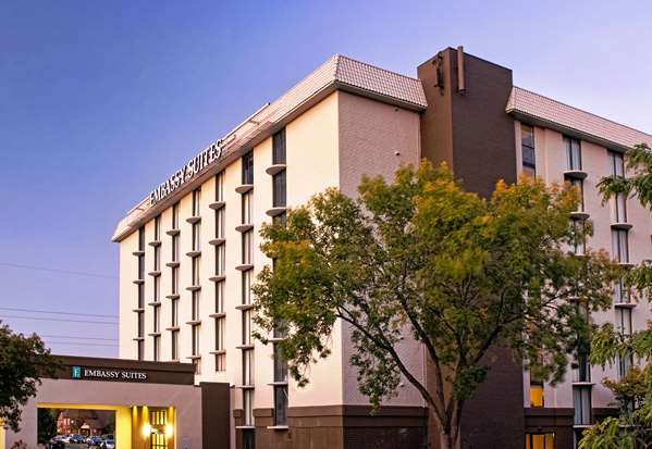 Exterior view - Embassy Suites West Bloomington