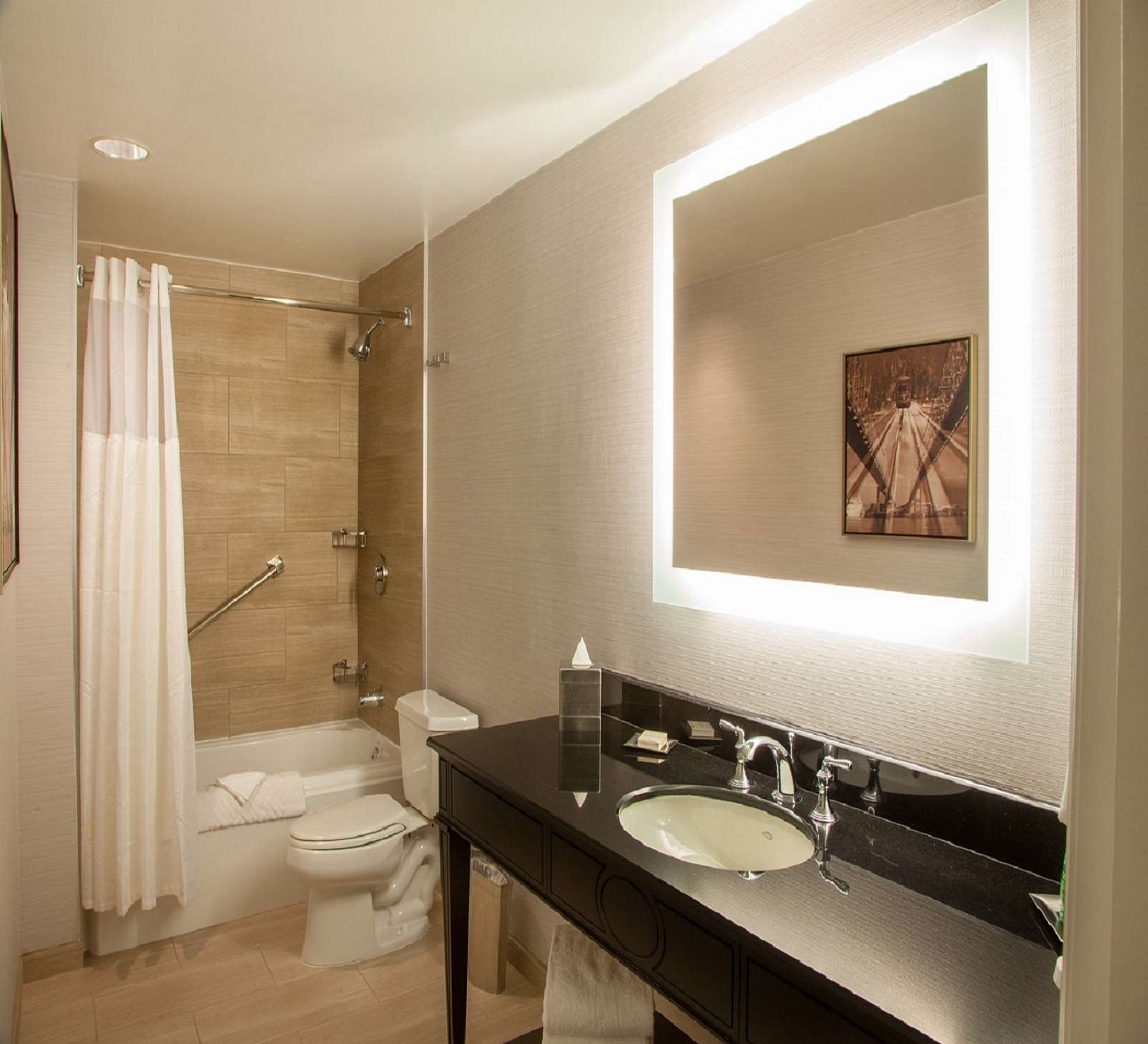 Guest room bath