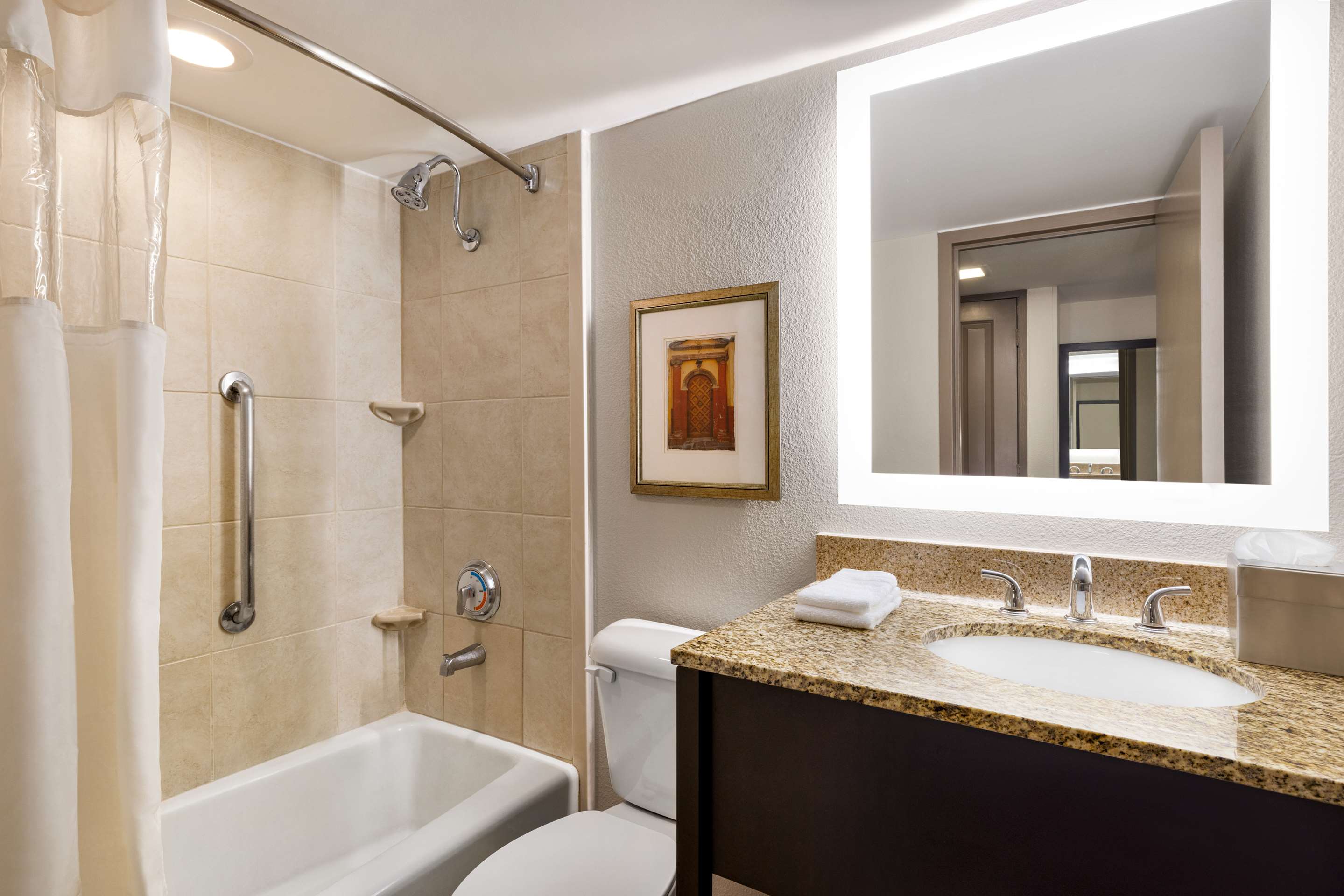 Guest room bath