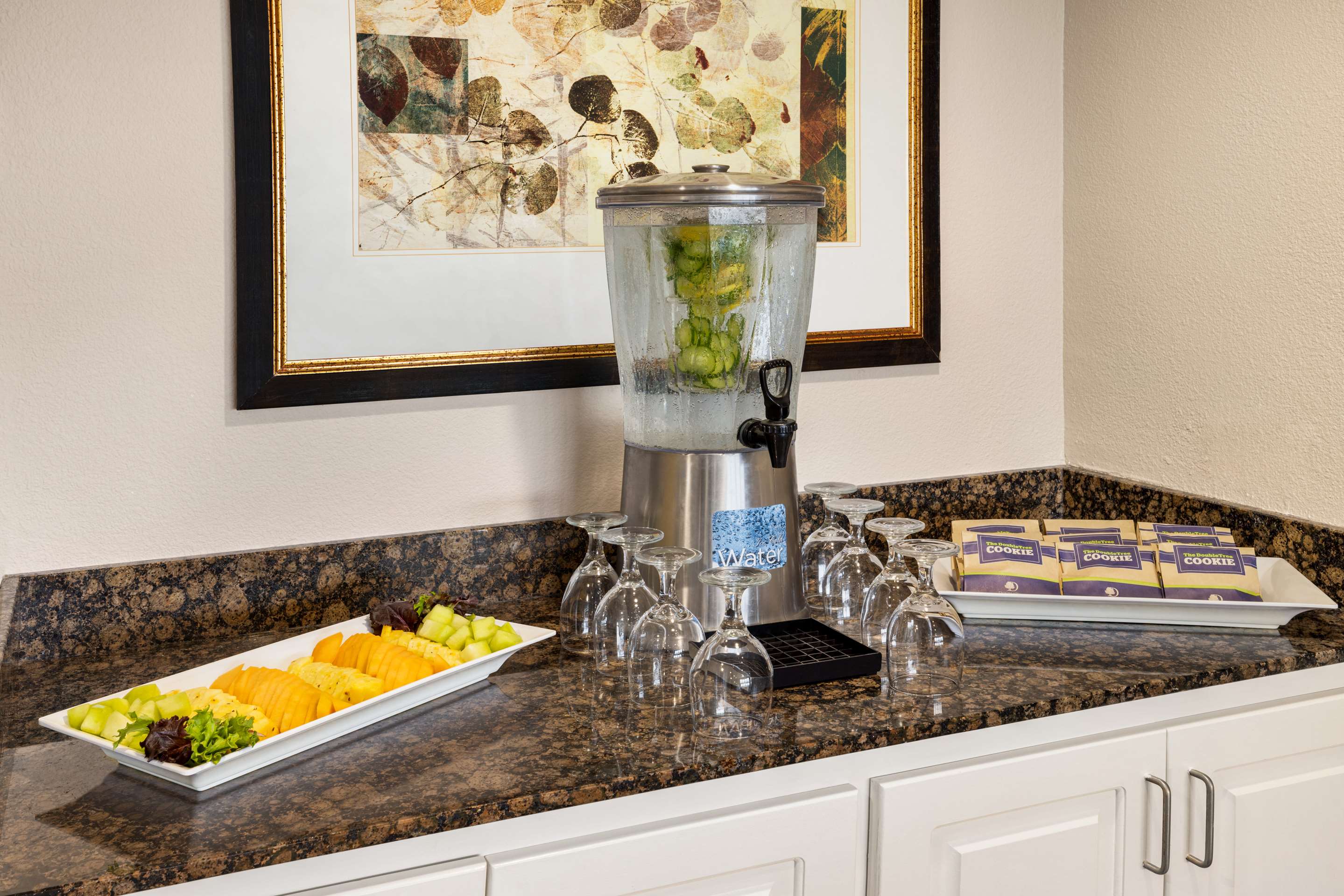 Restaurant | DoubleTree by Hilton Hotel New Orleans Airport