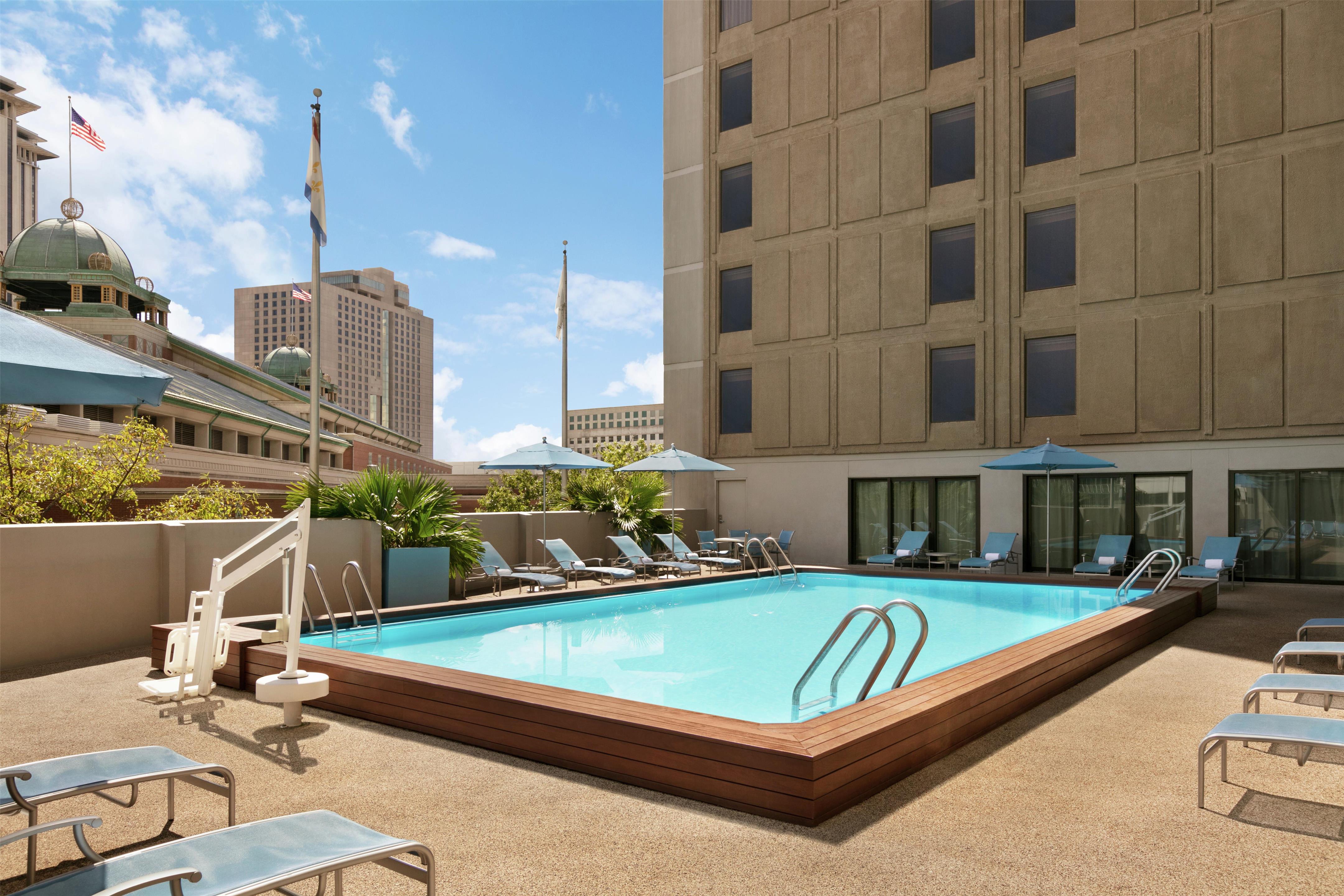 Pool | DoubleTree by Hilton Hotel New Orleans