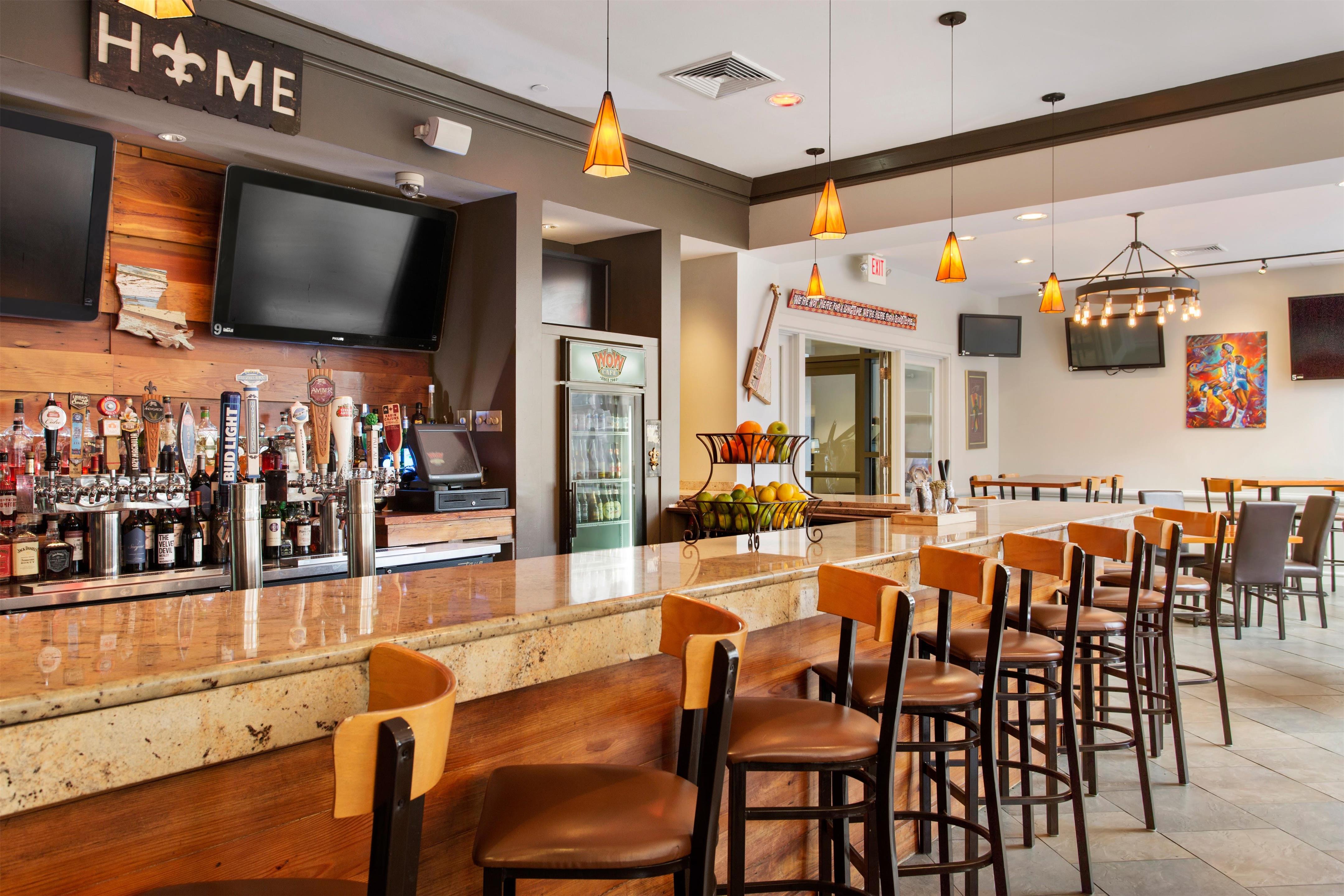 BarLounge | DoubleTree by Hilton Hotel New Orleans