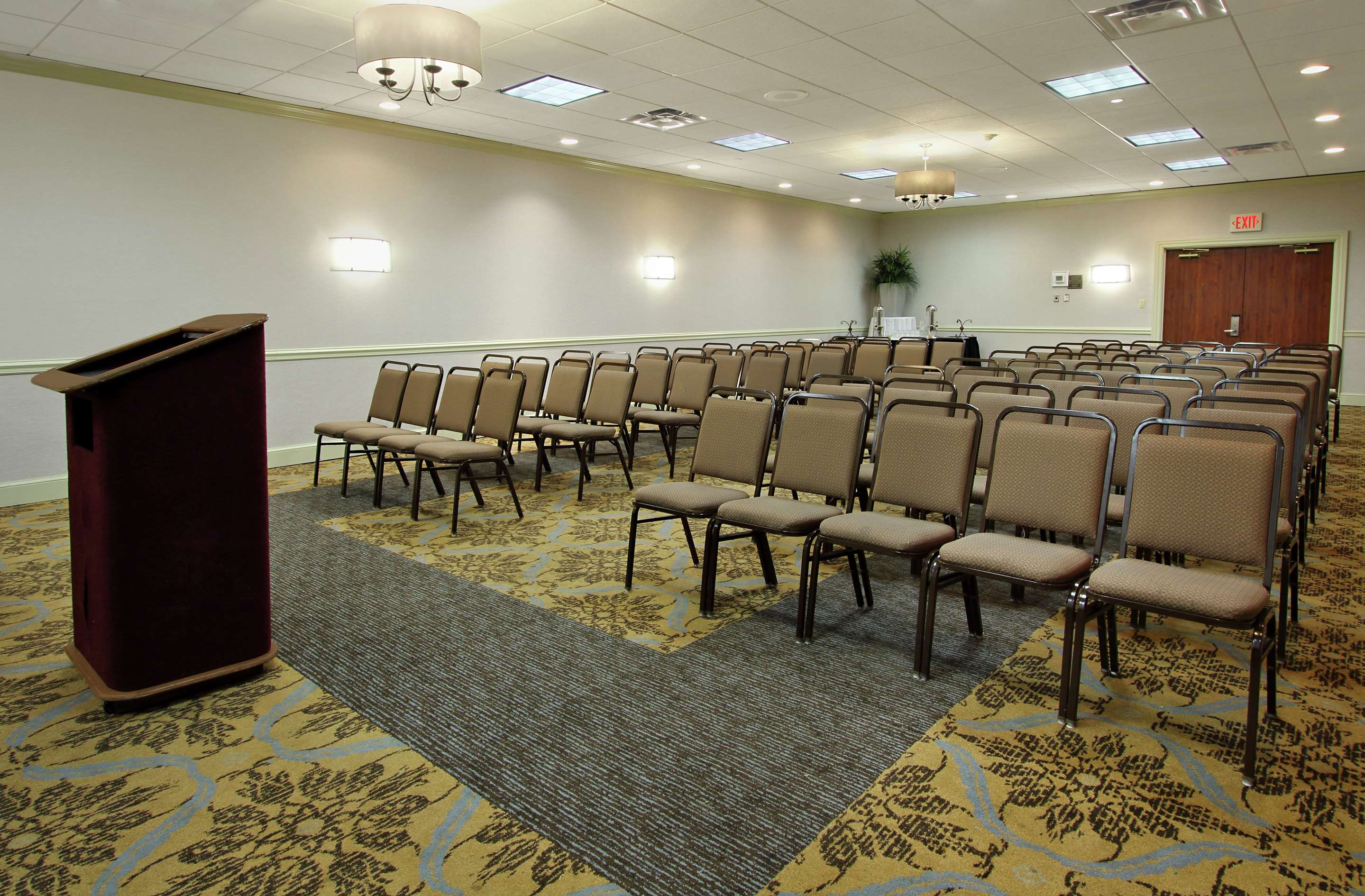 Meeting Room | DoubleTree by Hilton Mahwah