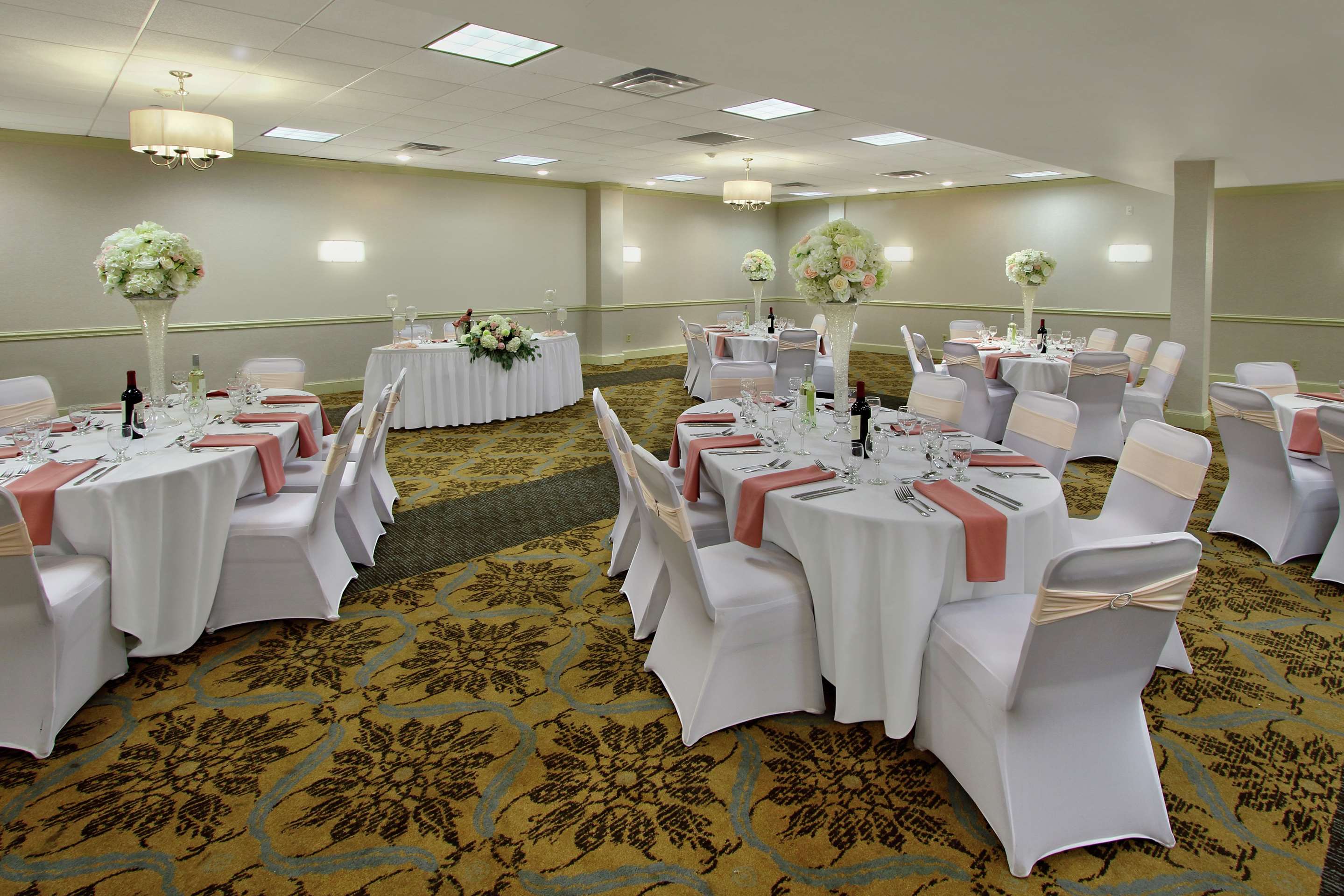 Meeting Room | DoubleTree by Hilton Mahwah