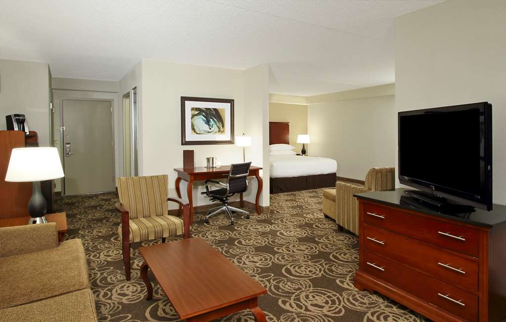 DoubleTree Hotel Mahwah - Tap to explore photos