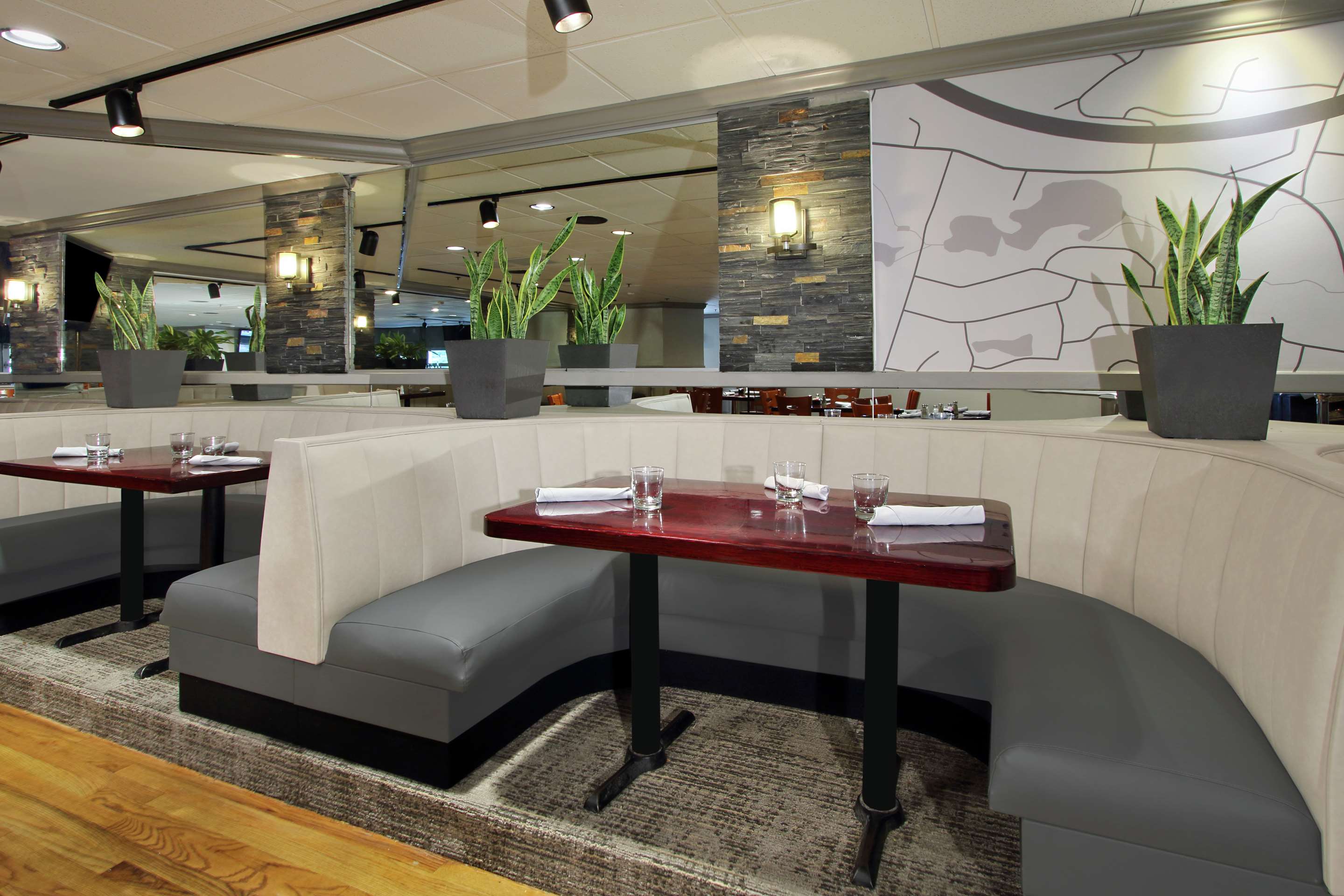 Restaurant | DoubleTree by Hilton Mahwah