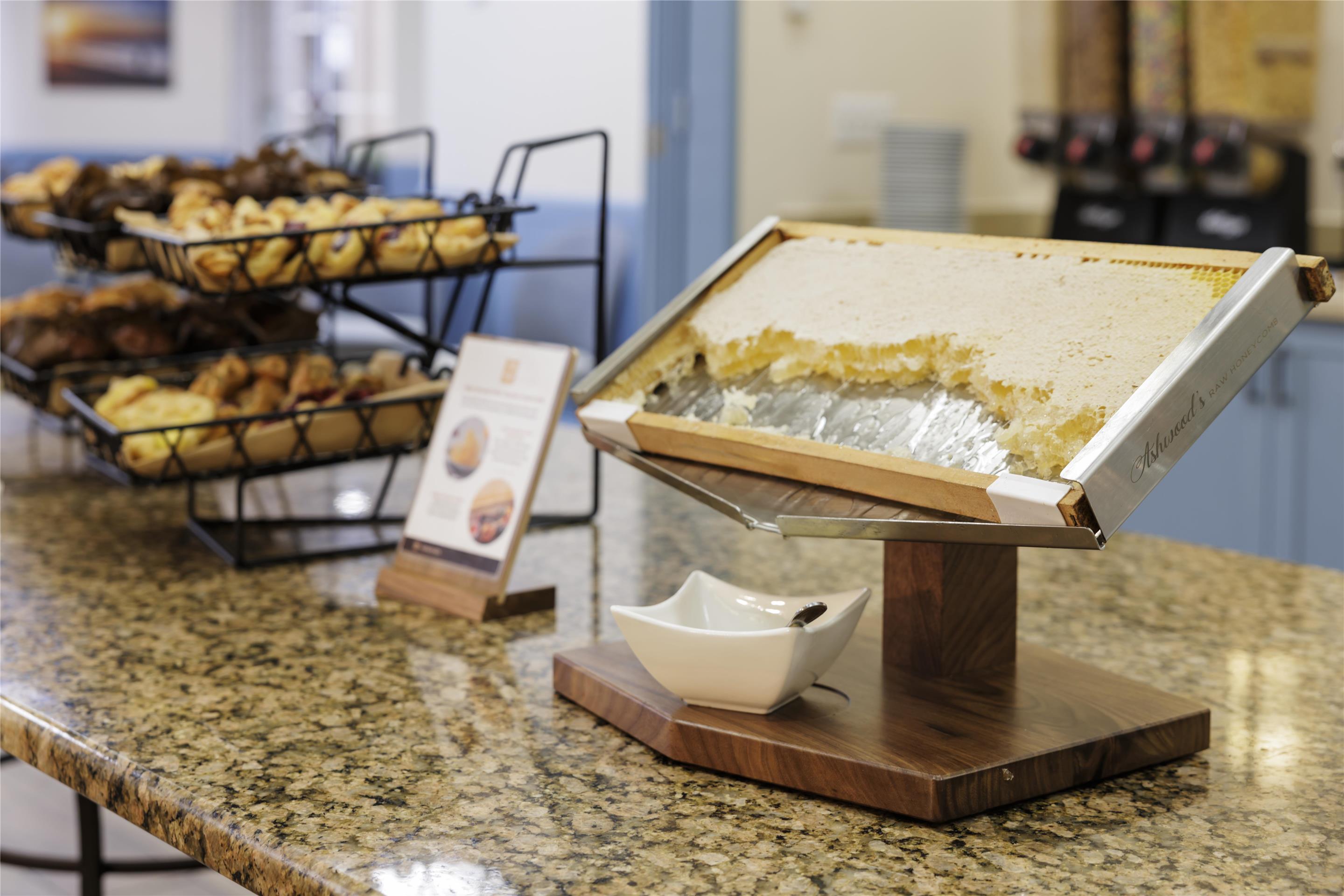 Breakfast Area | Hilton Myrtle Beach Resort