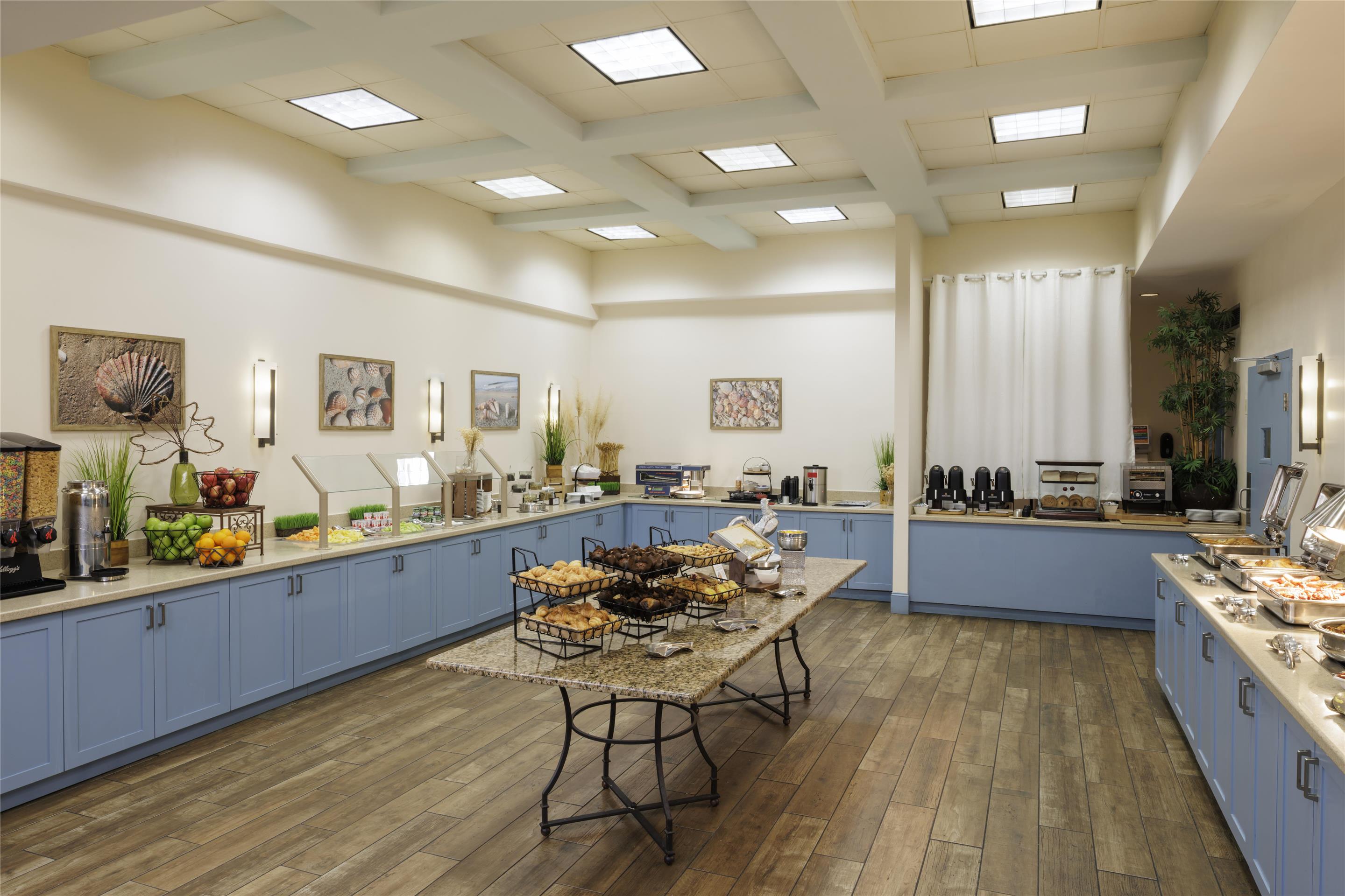 Breakfast Area | Hilton Myrtle Beach Resort