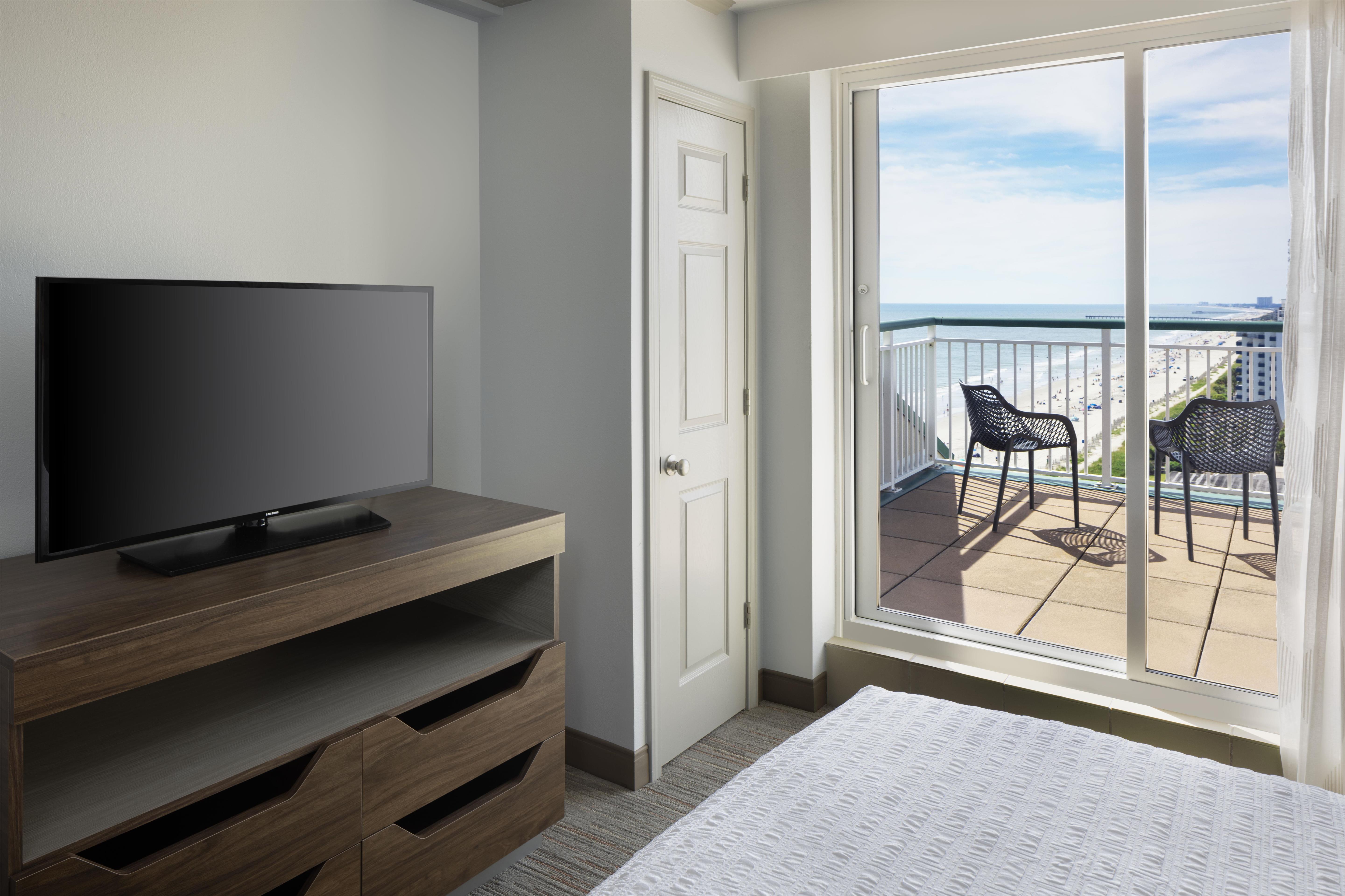 Hampton Inn & Suites Myrtle Beach Room Type - 1KNG 1QN PNTHSE STE NOSMOK