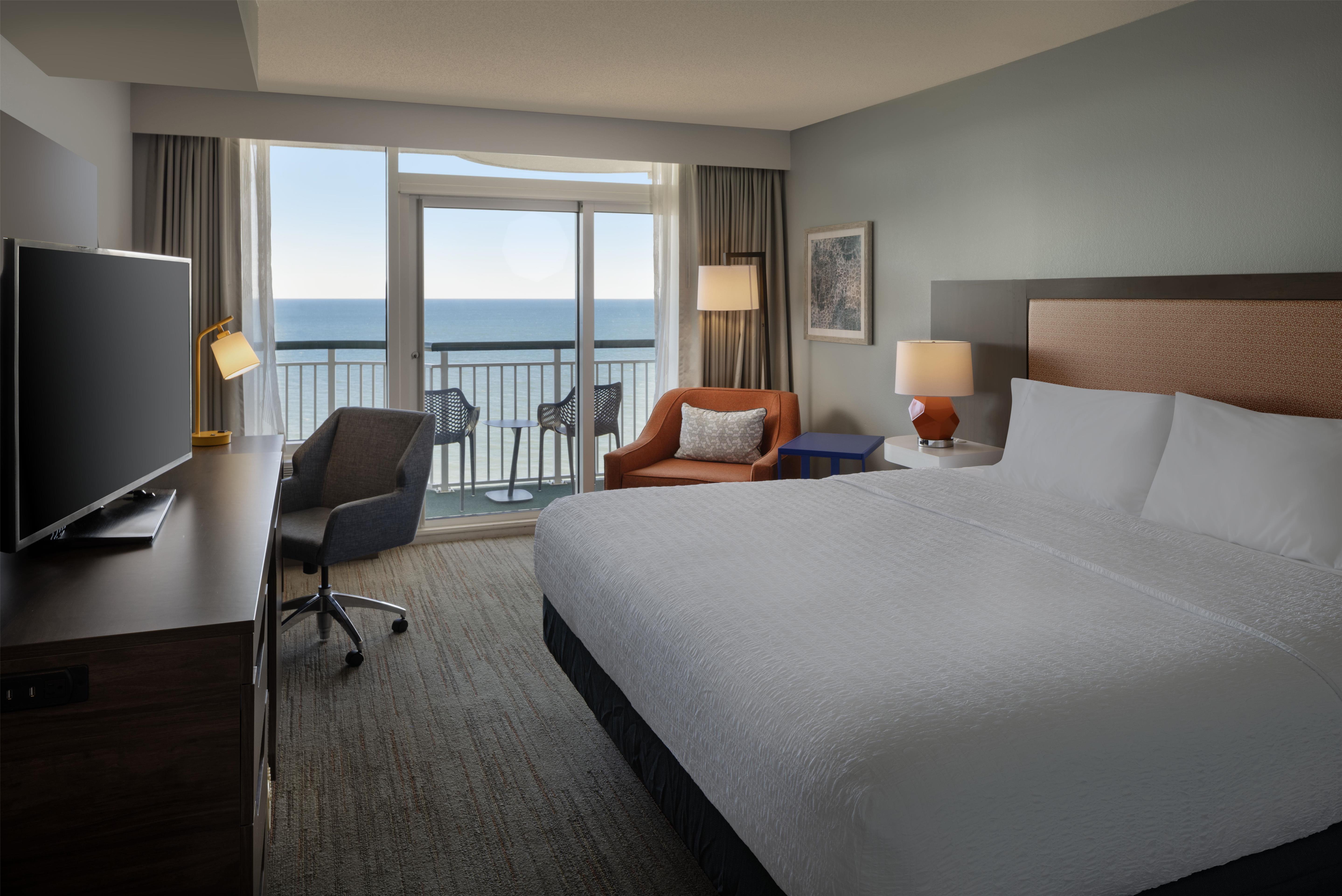 Hampton Inn & Suites Myrtle Beach Room Type - 1 KING OCEANFRONT NONSMOK