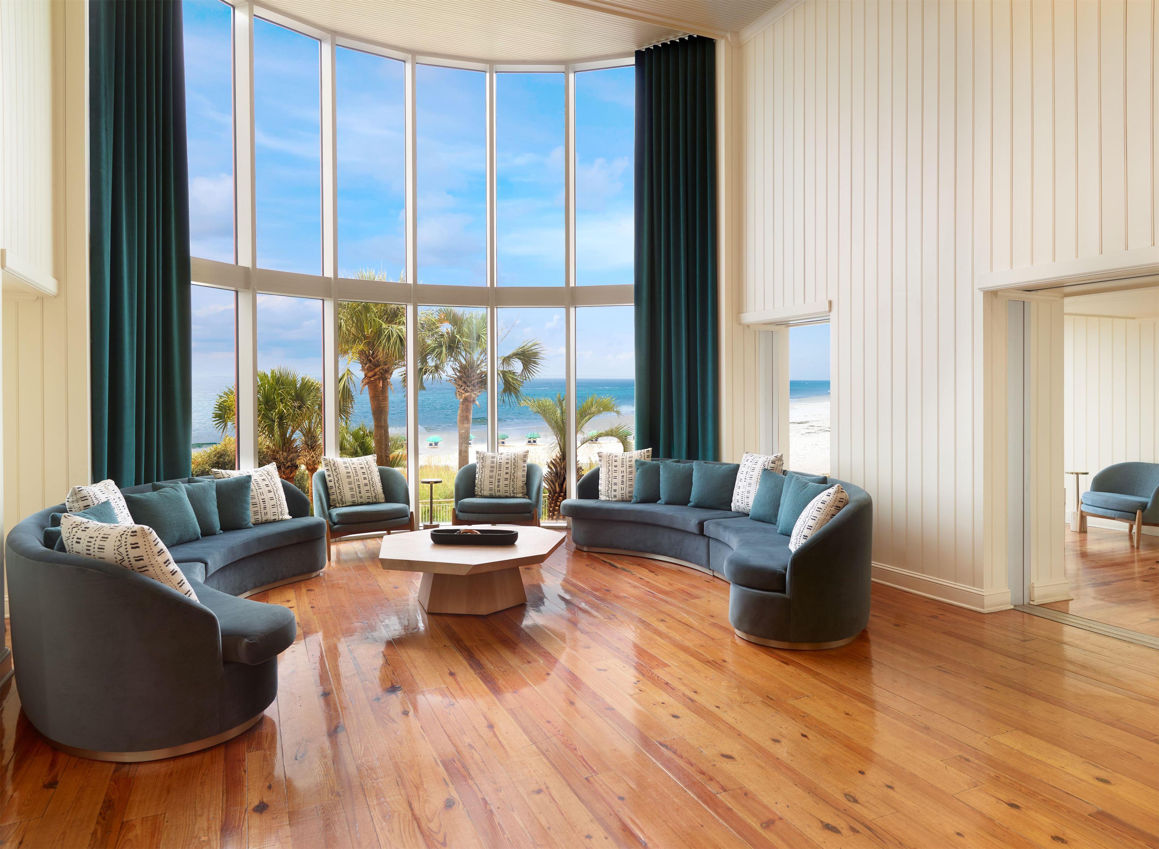 Lobby | Hampton Inn & Suites Myrtle Beach/Oceanfront