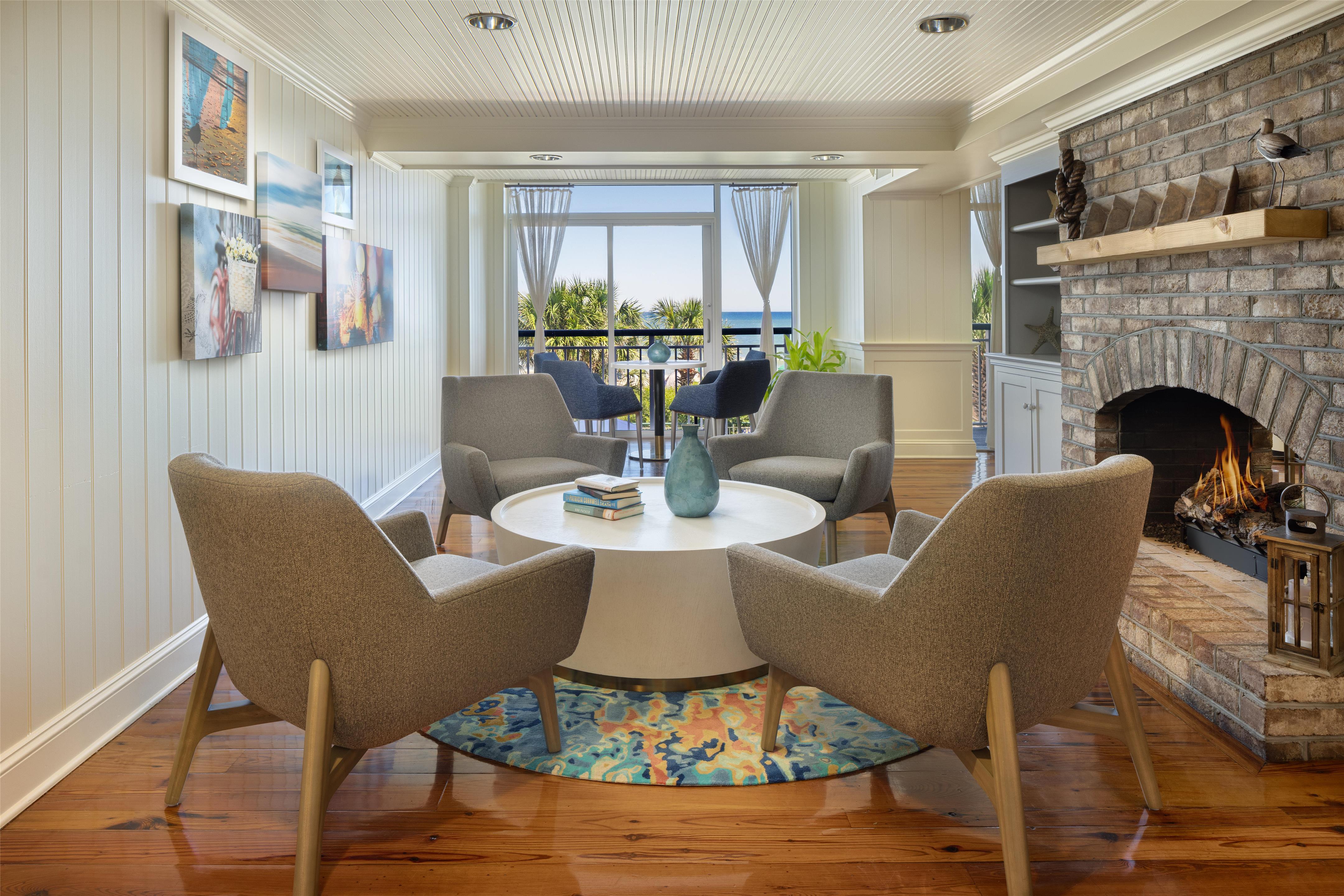 Lobby | Hampton Inn & Suites Myrtle Beach/Oceanfront