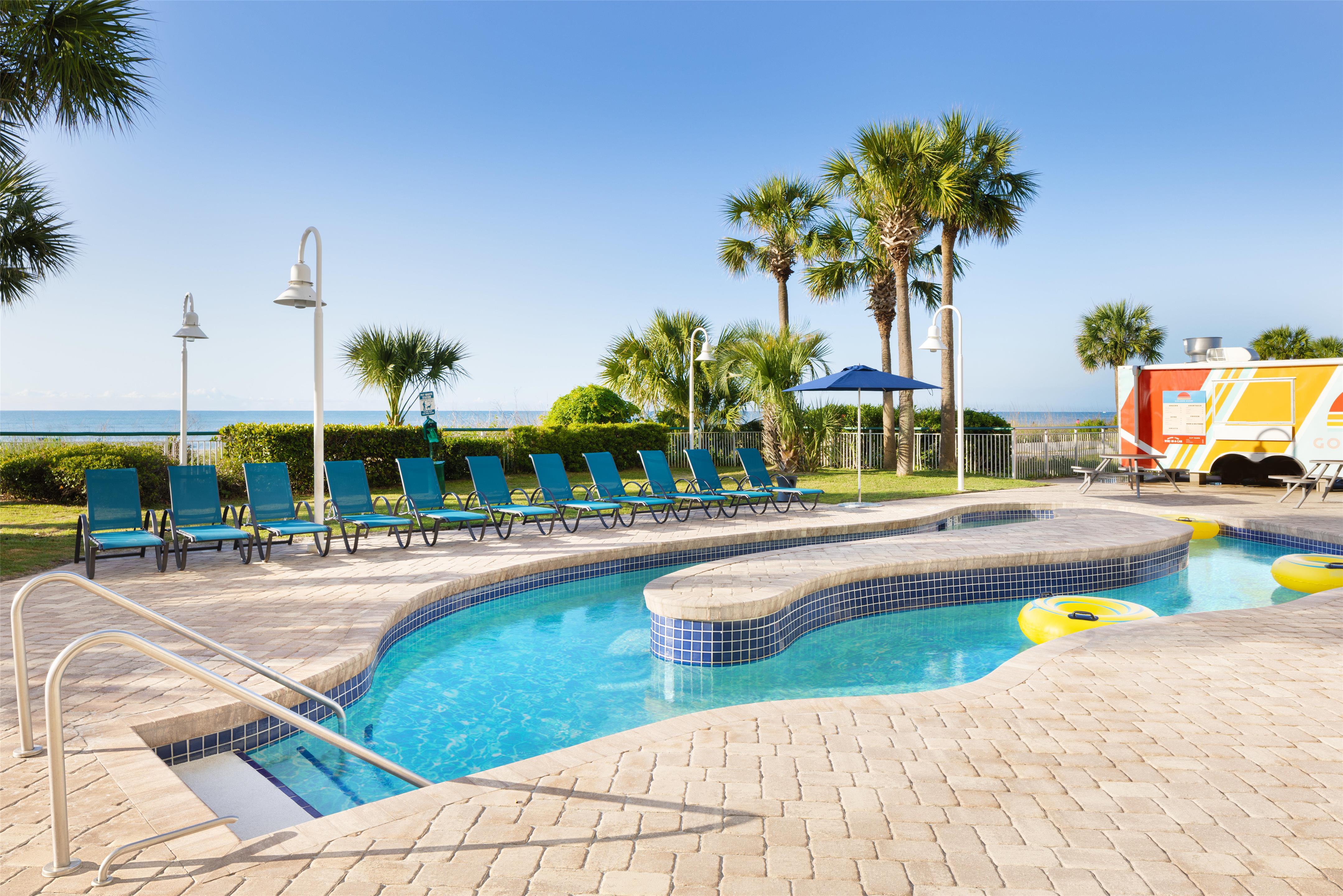 Pool | Hampton Inn & Suites Myrtle Beach/Oceanfront