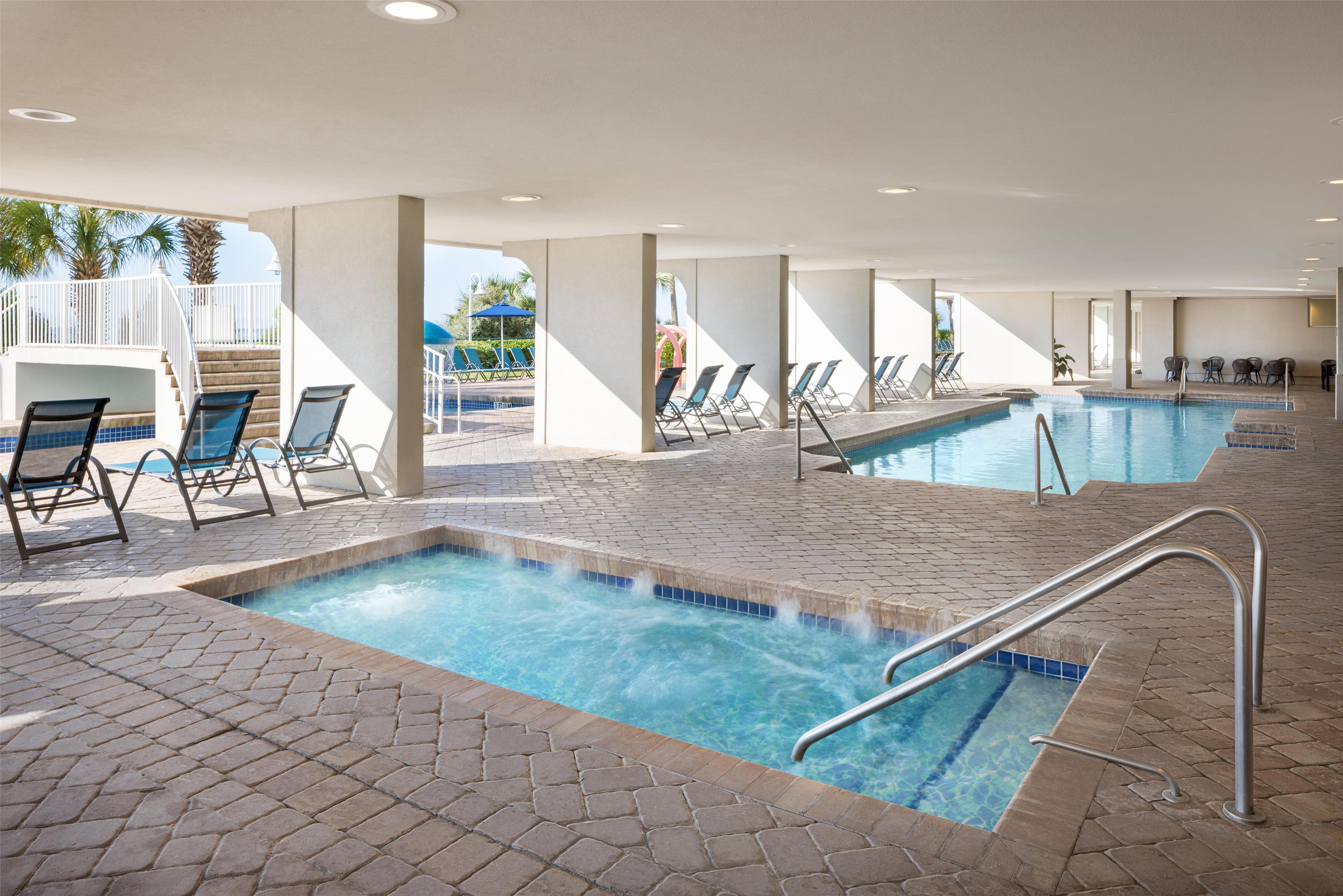 Pool | Hampton Inn & Suites Myrtle Beach/Oceanfront