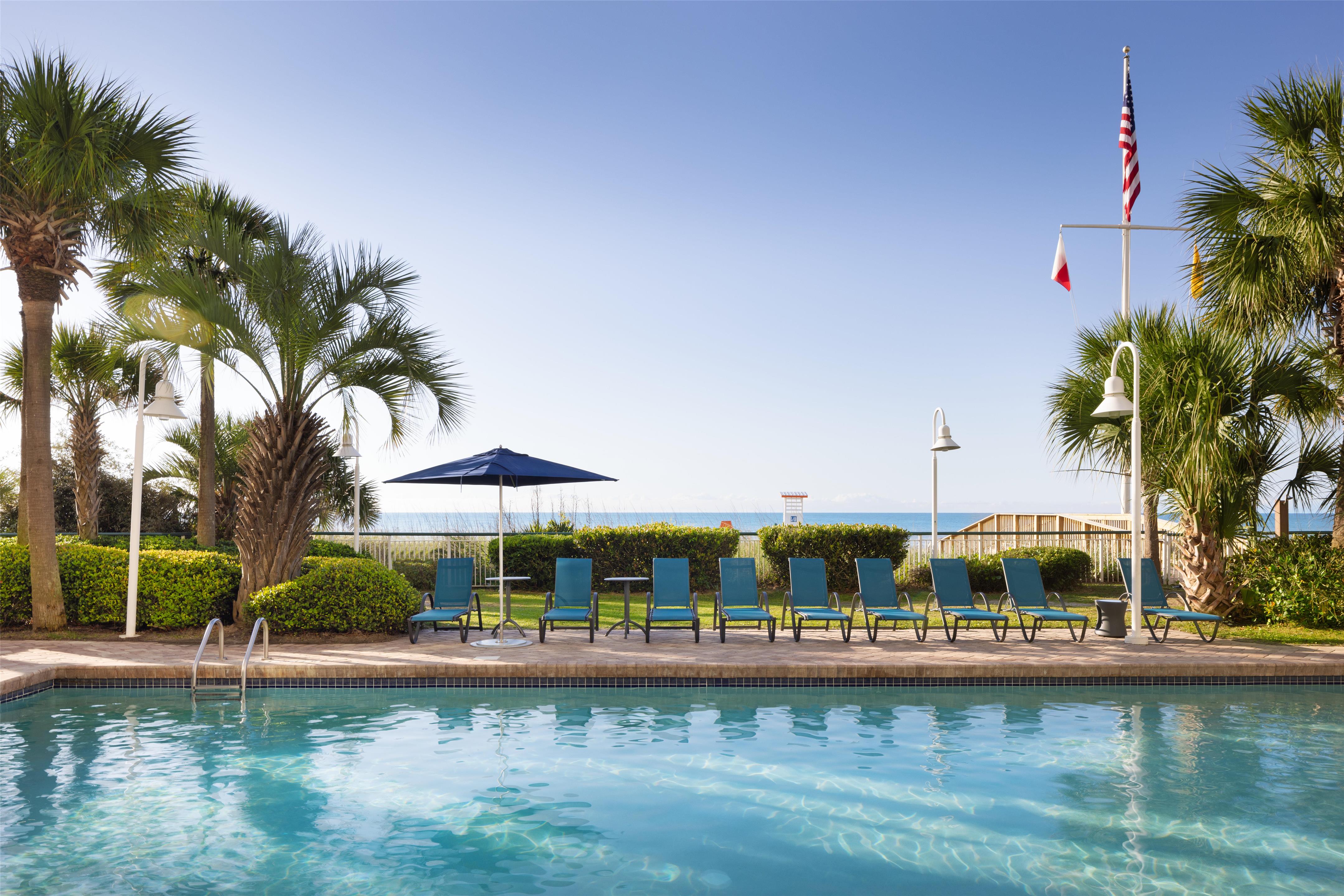Pool | Hampton Inn & Suites Myrtle Beach/Oceanfront