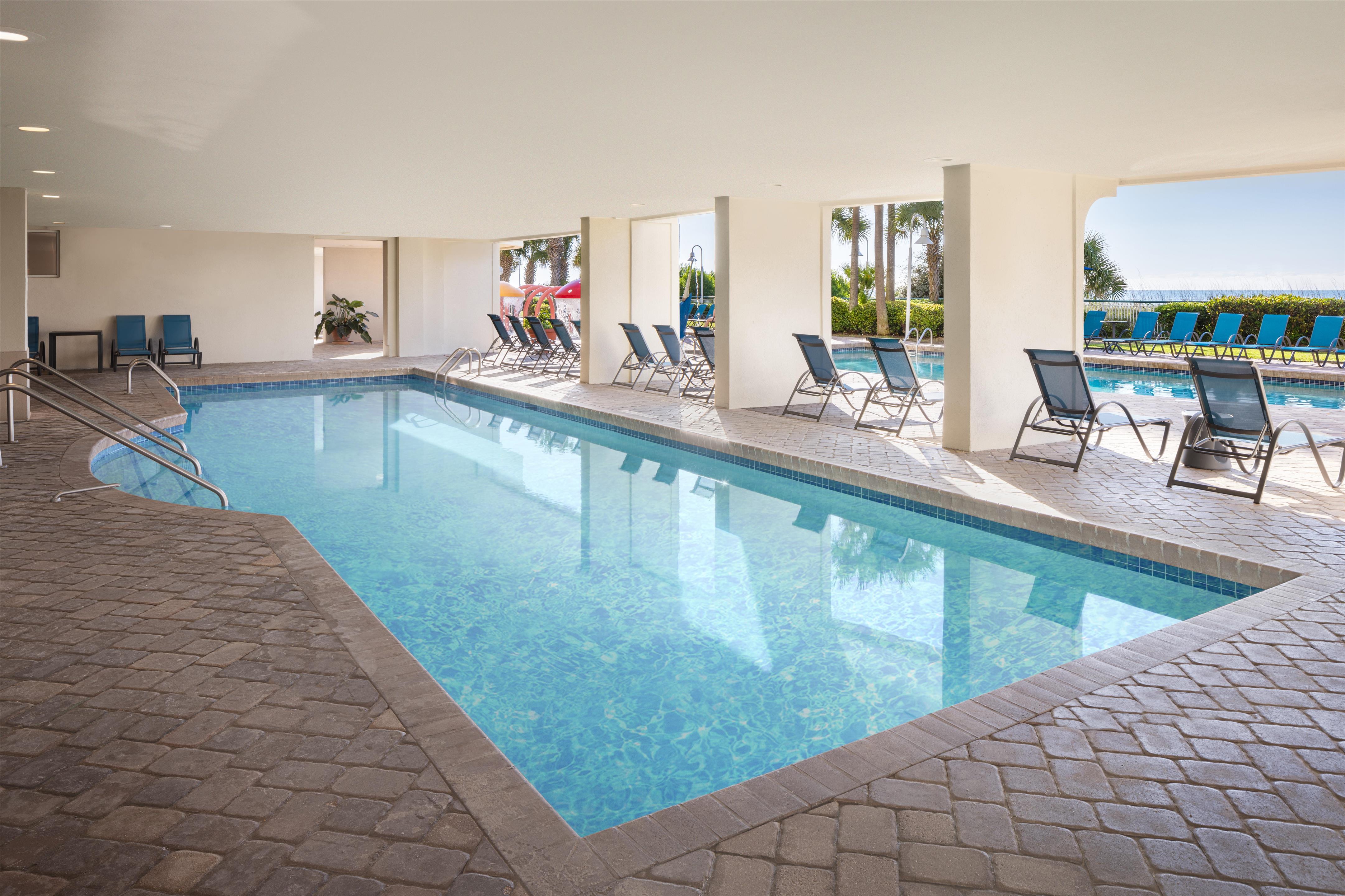 Pool | Hampton Inn & Suites Myrtle Beach/Oceanfront