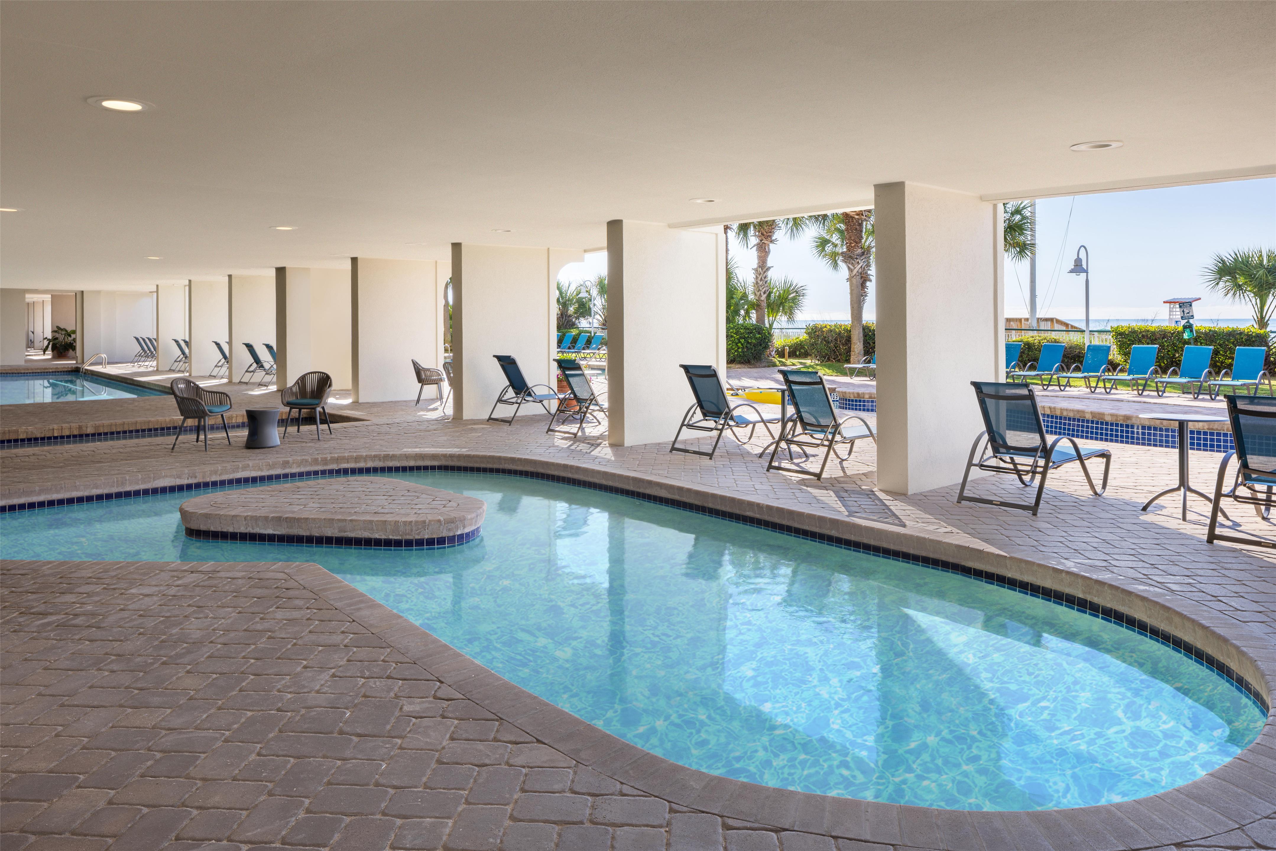 Pool | Hampton Inn & Suites Myrtle Beach/Oceanfront