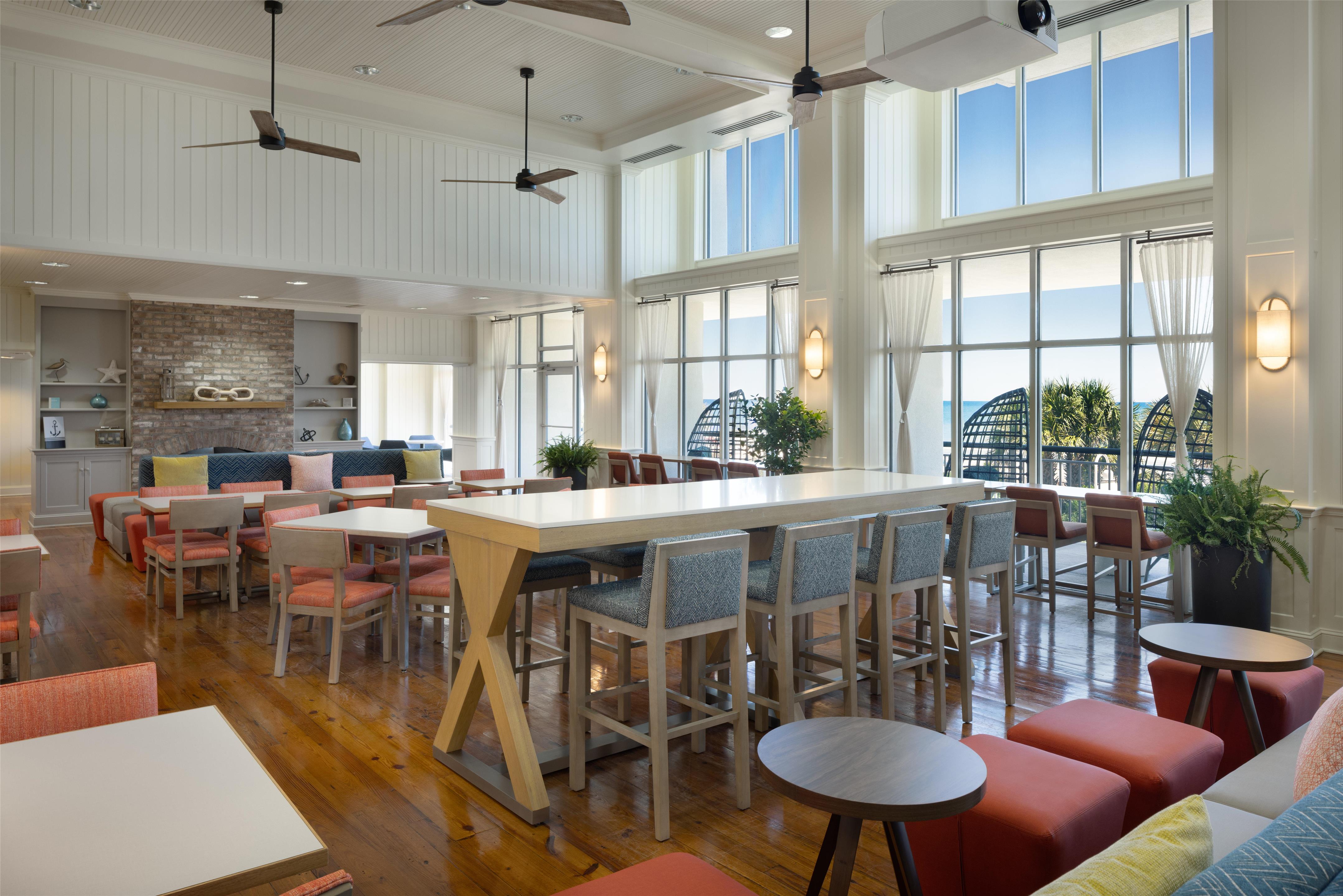 Breakfast Area | Hampton Inn & Suites Myrtle Beach/Oceanfront
