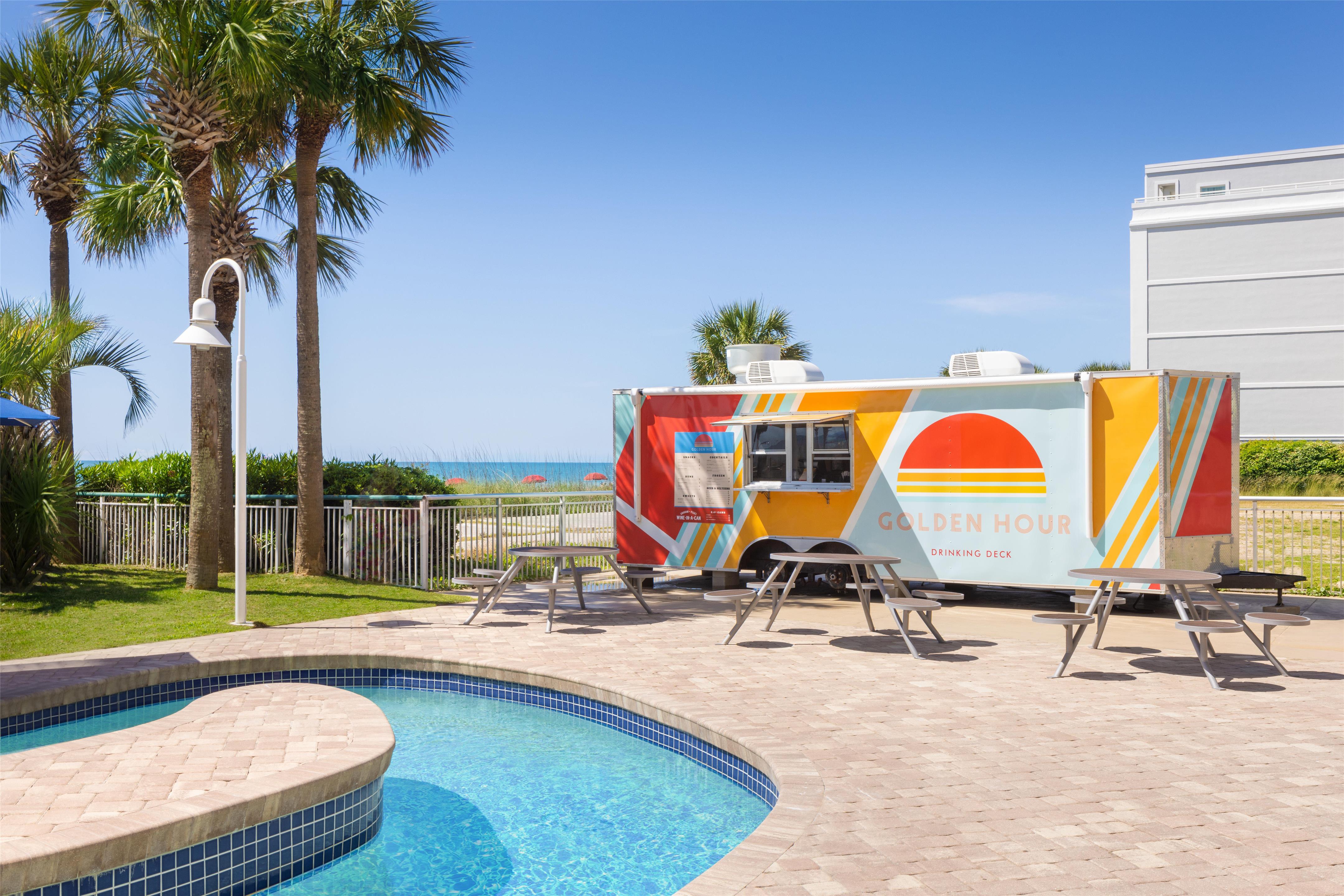 Pool | Hampton Inn & Suites Myrtle Beach/Oceanfront