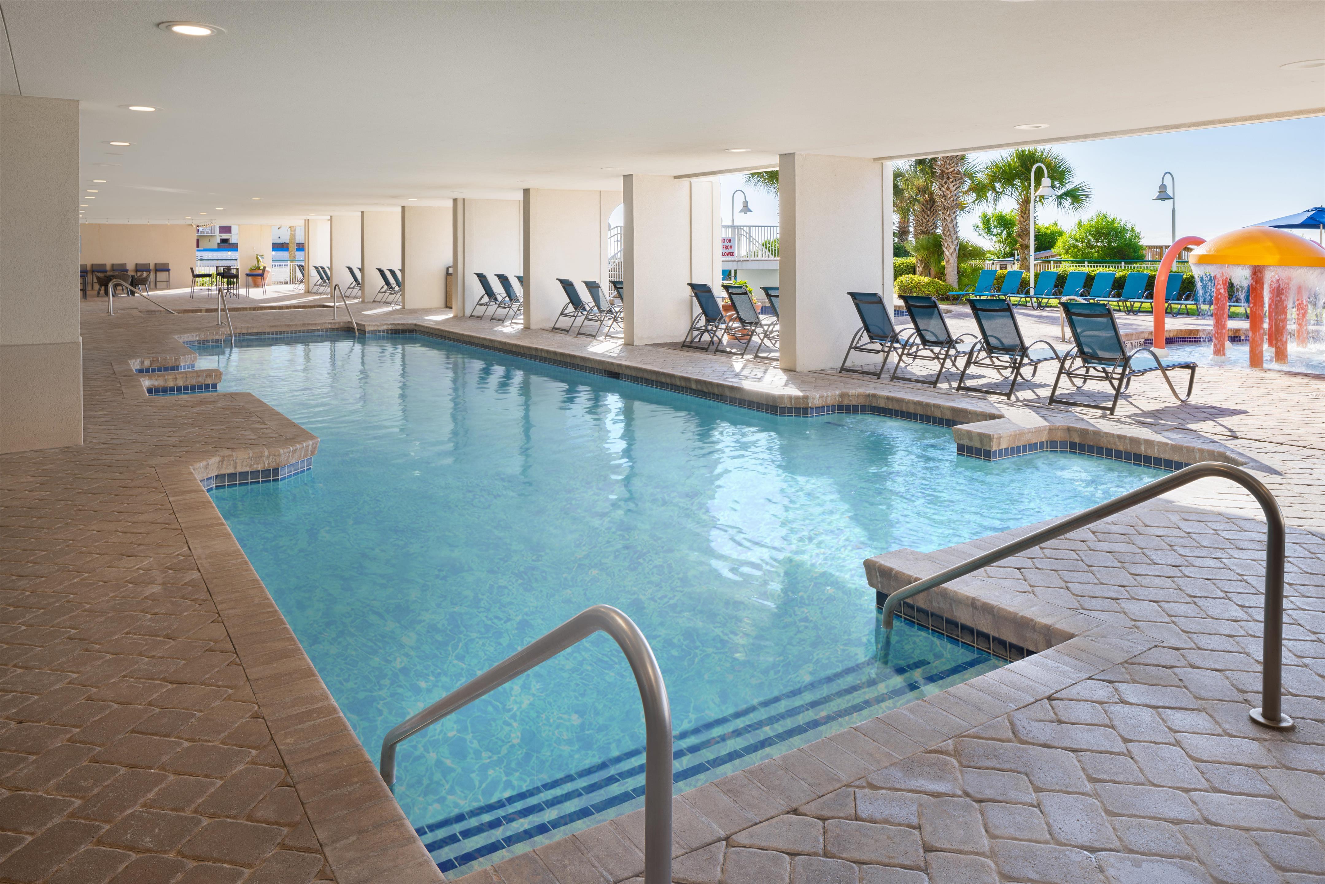 Pool | Hampton Inn & Suites Myrtle Beach/Oceanfront