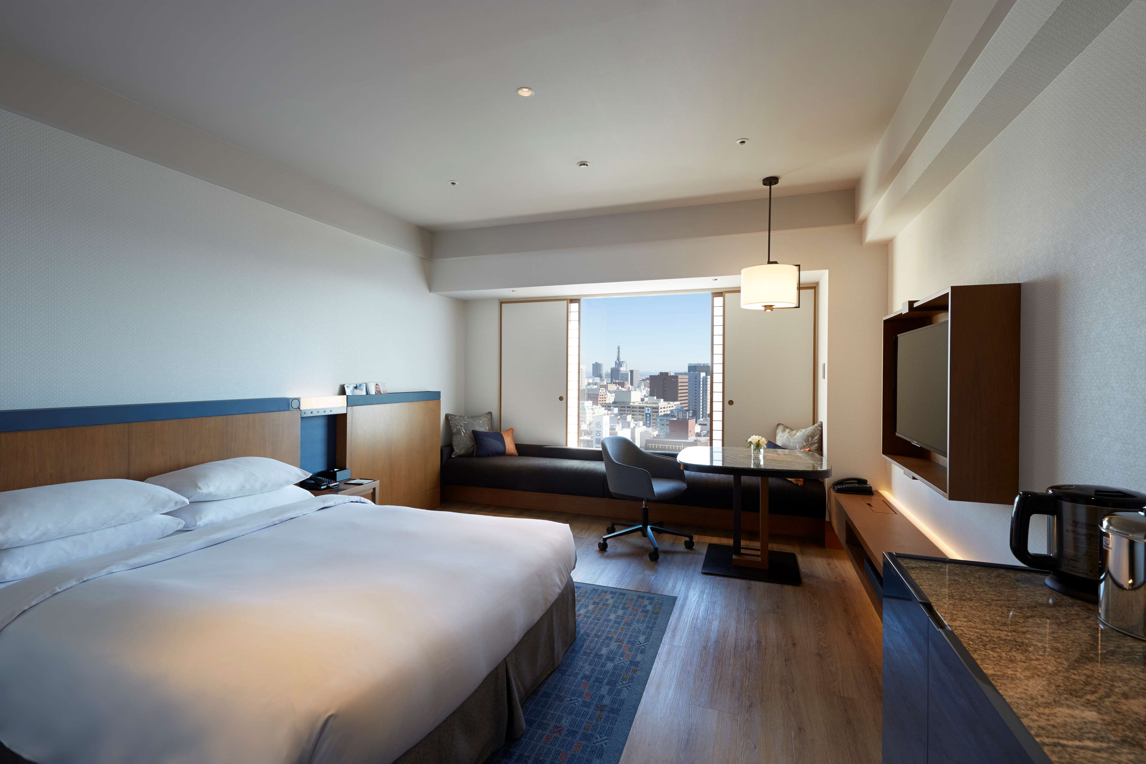 Hilton Nagoya Room Type - KING HILTON GUESTROOM