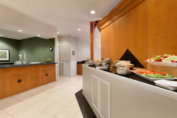 Restaurant - Embassy Suites Newark - I-95, Exit 1B