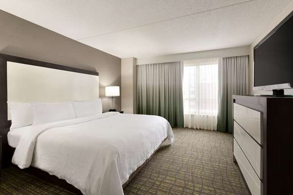  - Embassy Suites Newark - I-95, Exit 1B