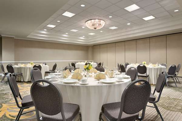  - Embassy Suites Newark - I-95, Exit 1B