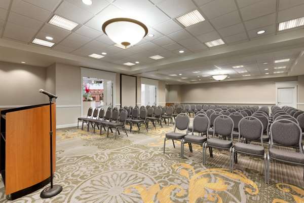  - Embassy Suites Newark - I-95, Exit 1B