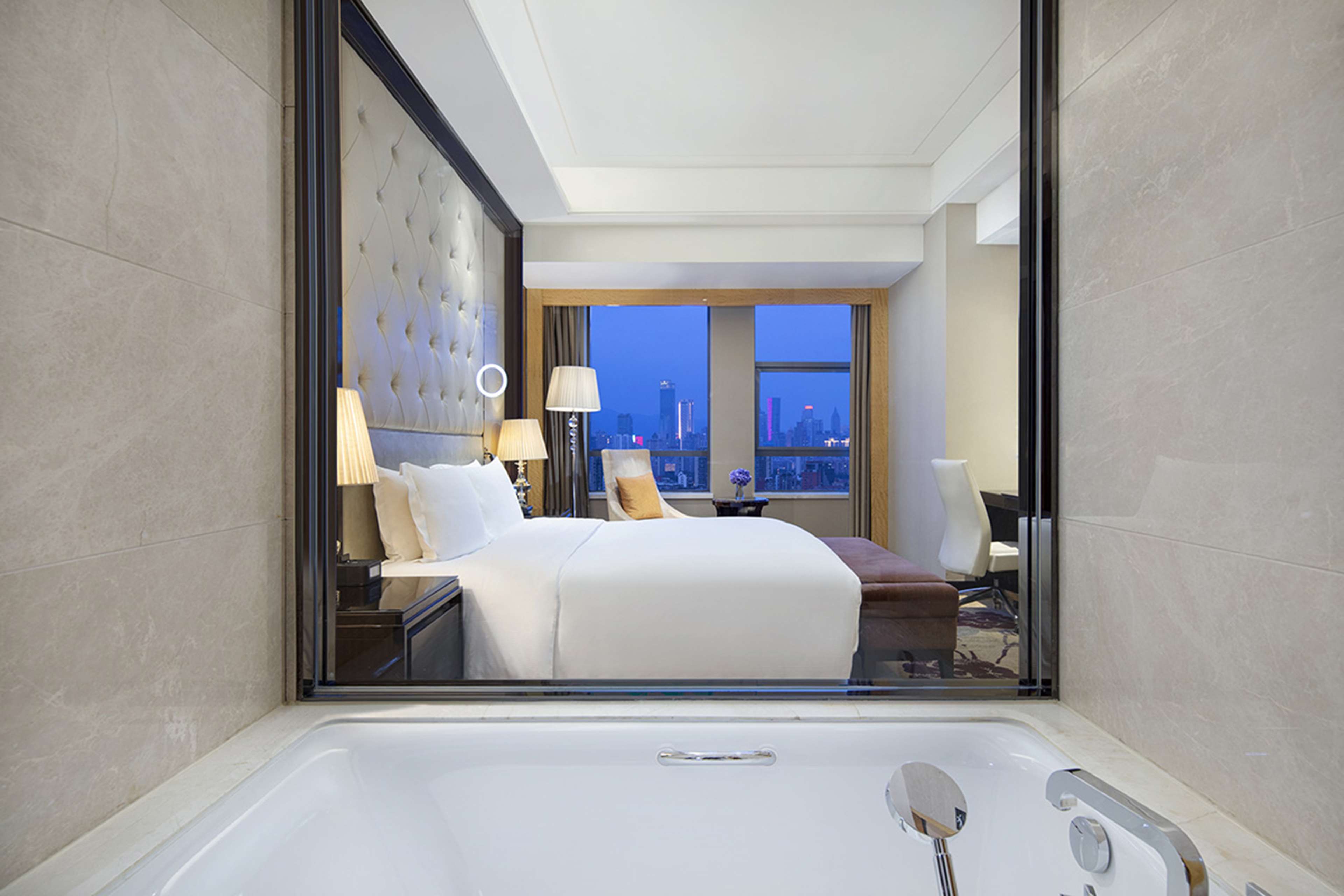 Hilton Nanjing Room Type - KING HILTON EXECUTIVE