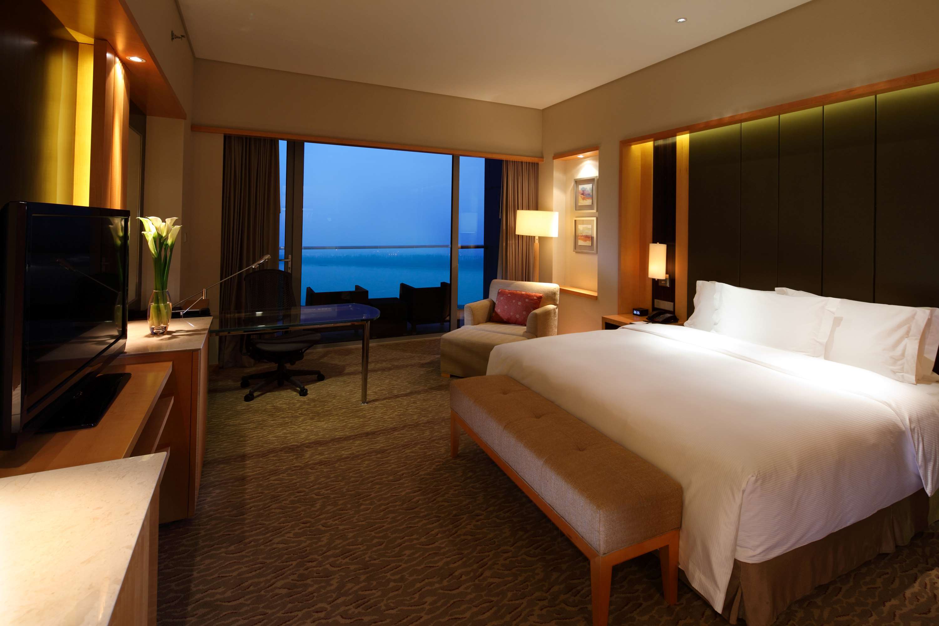 Hilton Nanjing Riverside Room Type - KING HILTON DELUXE