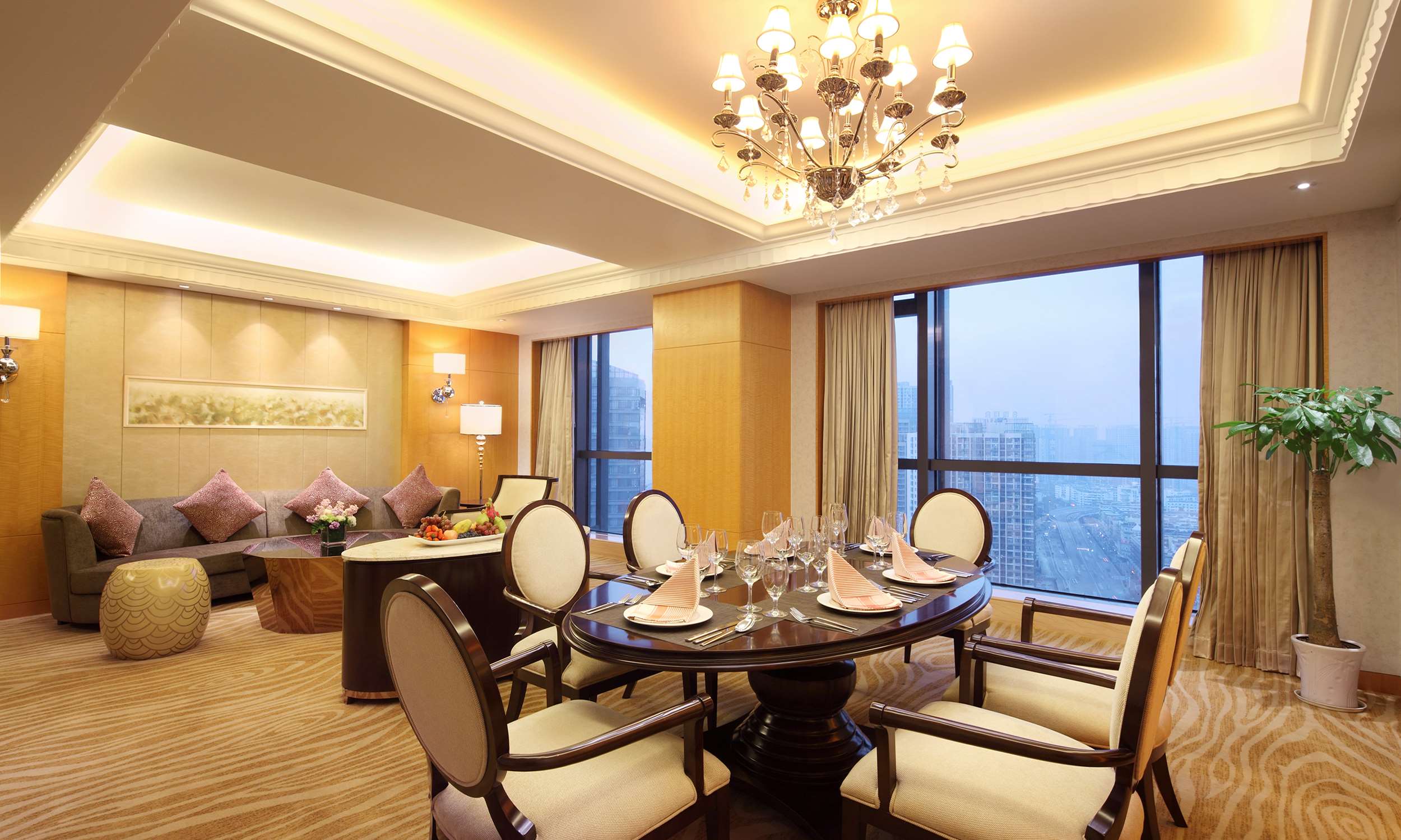 DoubleTree by Hilton Hotel Wuhu Room Type - PREMIER ONE BEDROOM SUITE