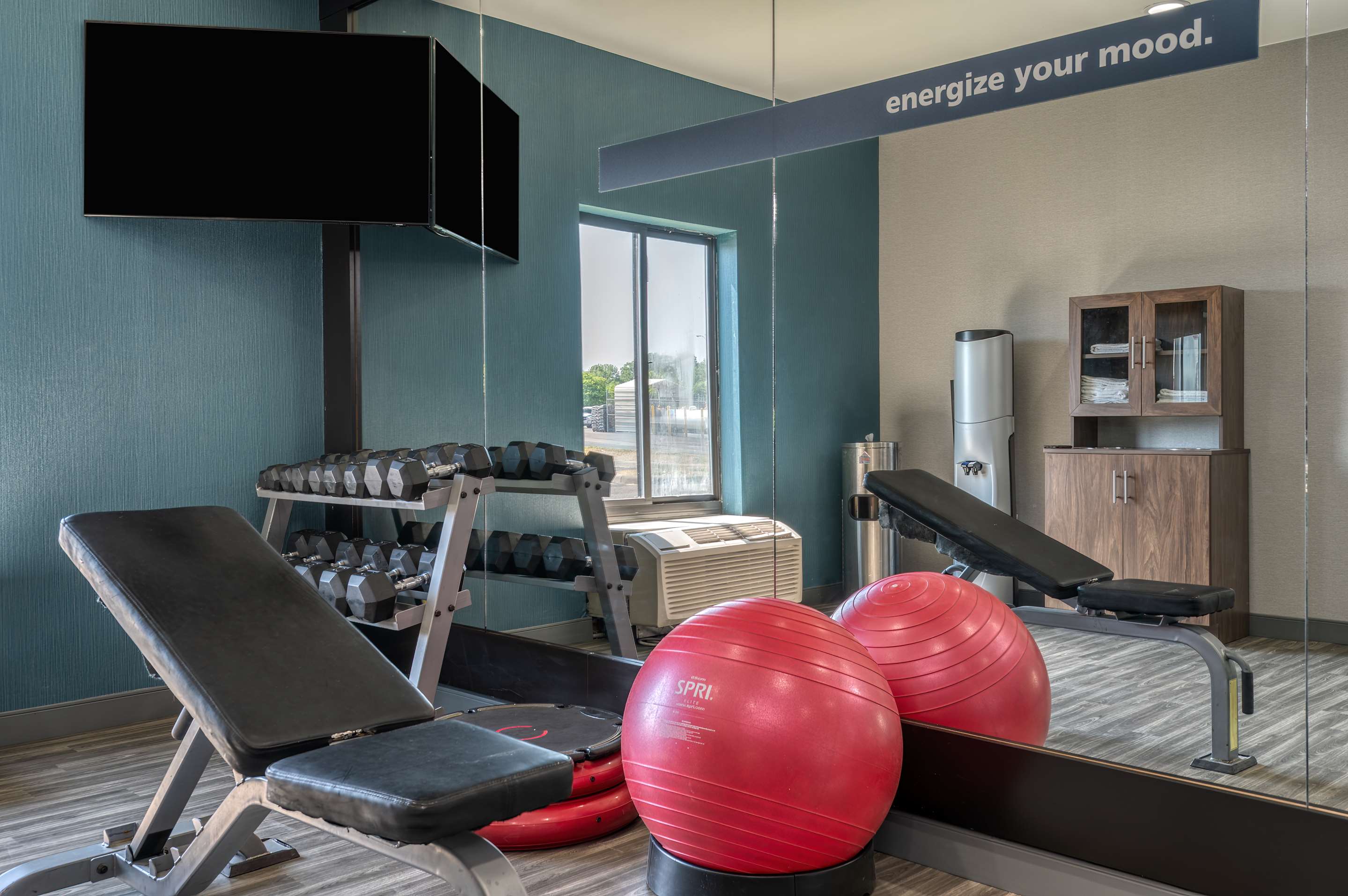 Health club fitness center gym | Hampton Inn New Philadelphia