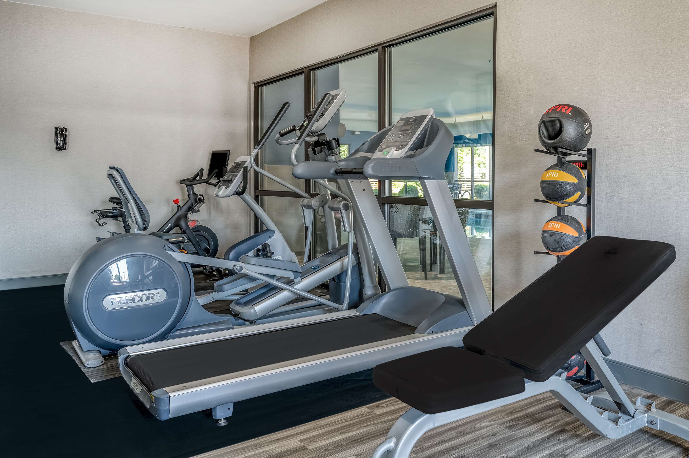 Health club fitness center gym | Hampton Inn New Philadelphia