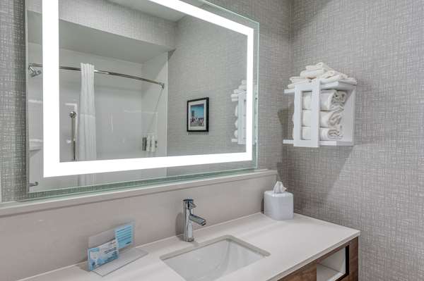  - Hampton Inn New Philadelphia