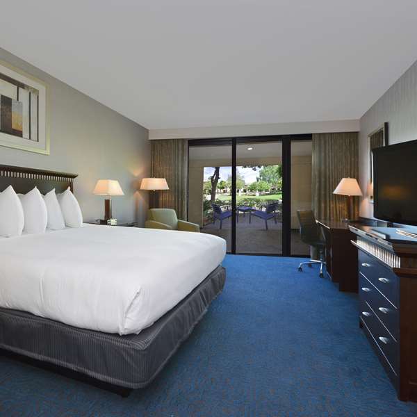  - DoubleTree by Hilton Hotel Newark