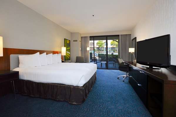  - DoubleTree by Hilton Hotel Newark