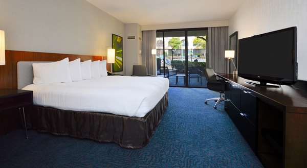  - DoubleTree by Hilton Hotel Newark