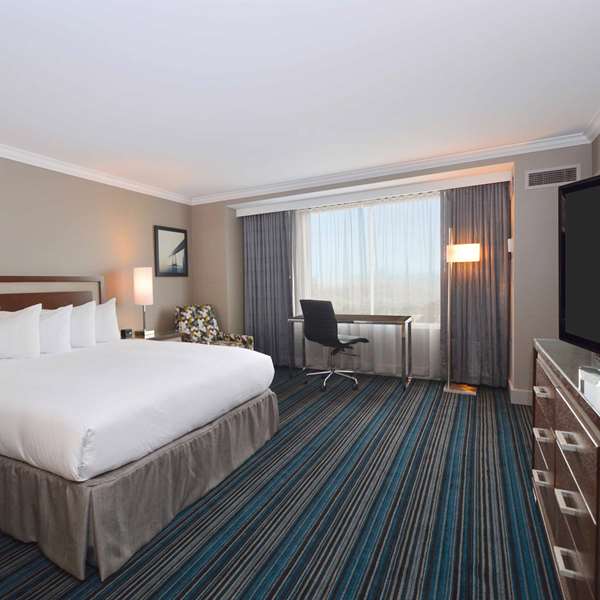  - DoubleTree by Hilton Hotel Newark