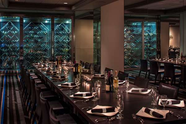 Restaurant - DoubleTree by Hilton Hotel Newark