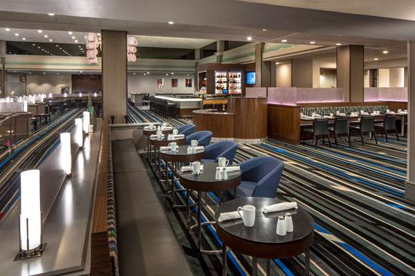 Restaurant - DoubleTree by Hilton Hotel Newark