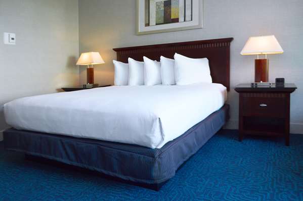  - DoubleTree by Hilton Hotel Newark