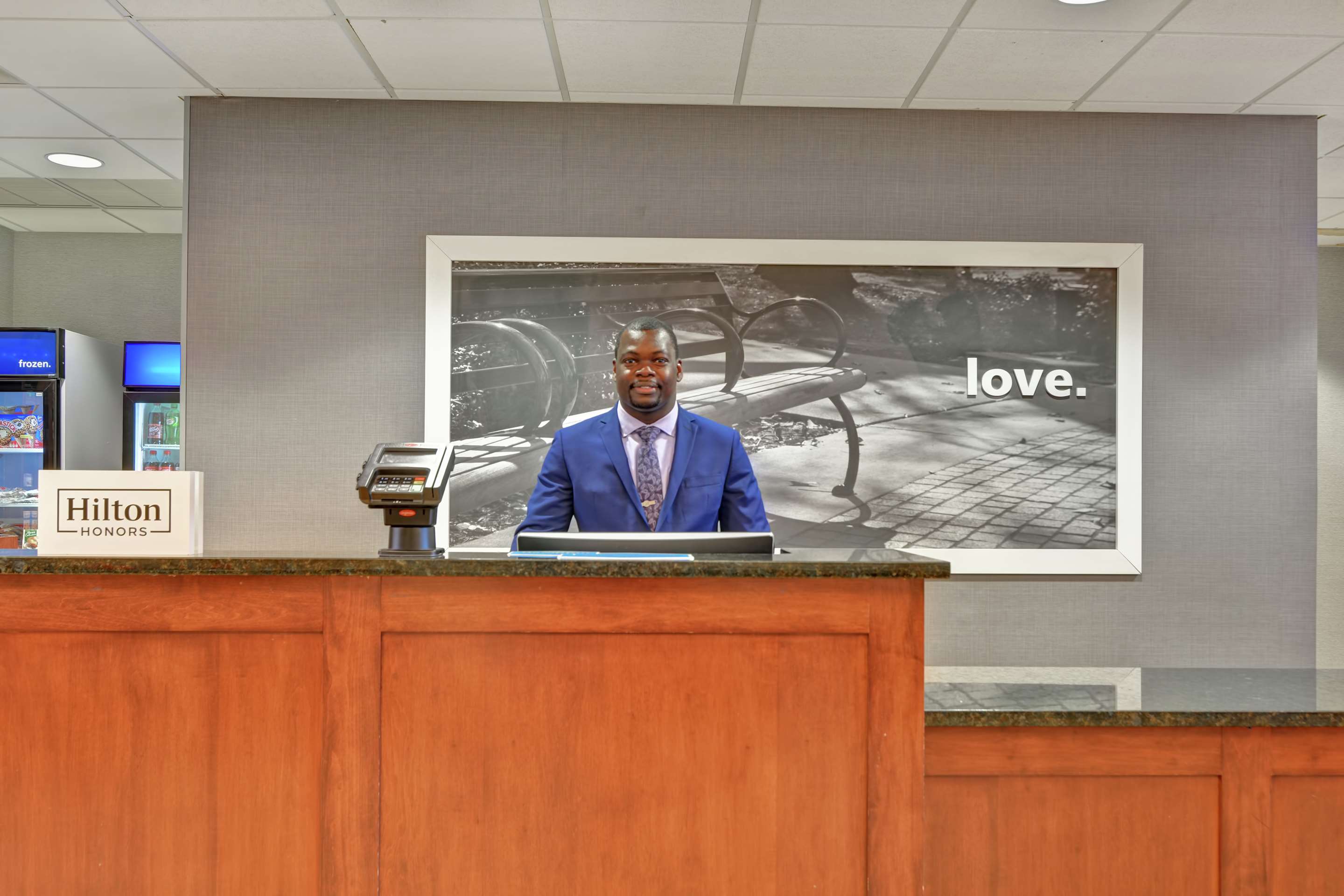 Reception | Hampton Inn & Suites Newark-Harrison-Riverwalk
