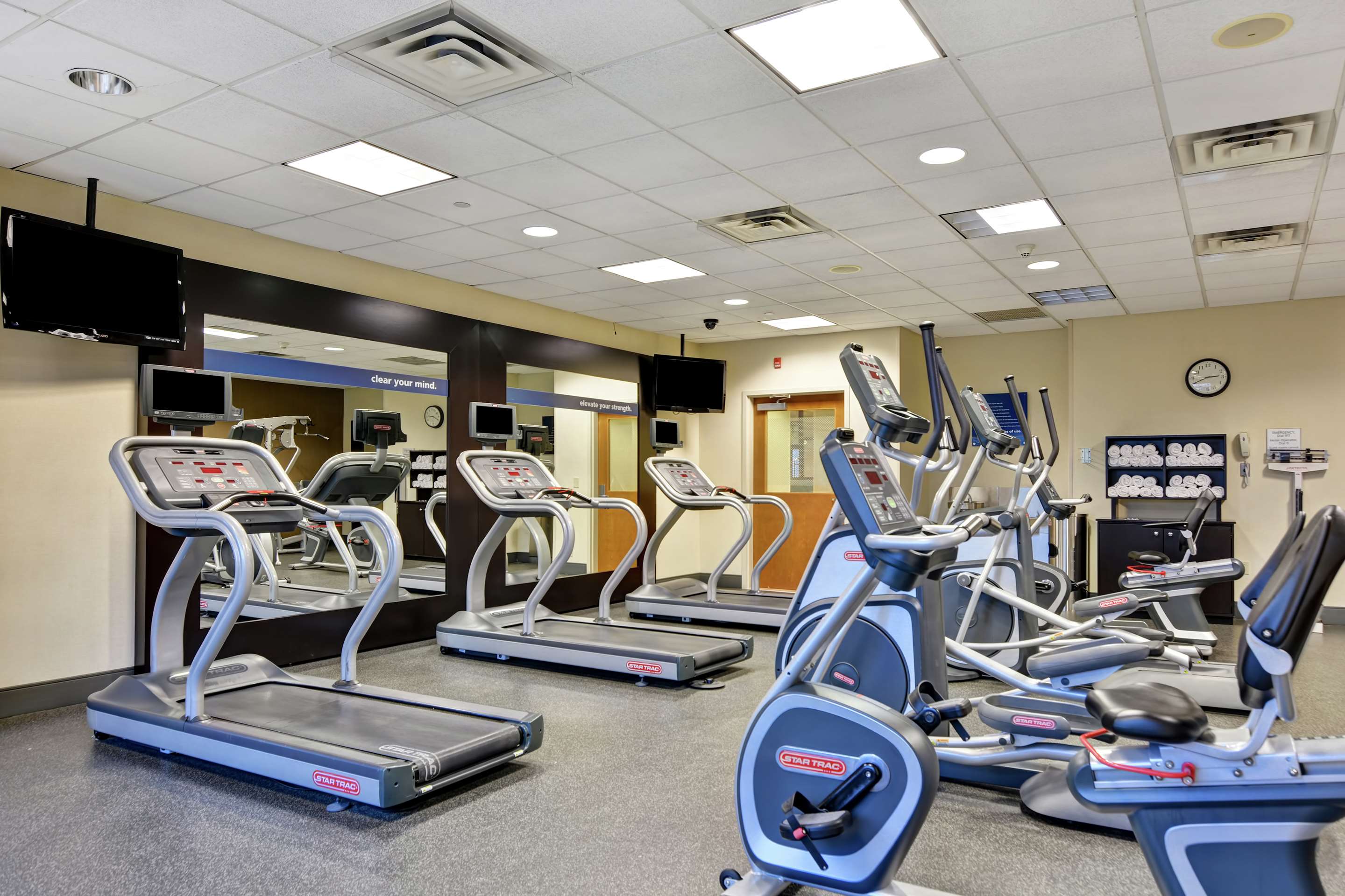 Health club fitness center gym | Hampton Inn & Suites Newark-Harrison-Riverwalk
