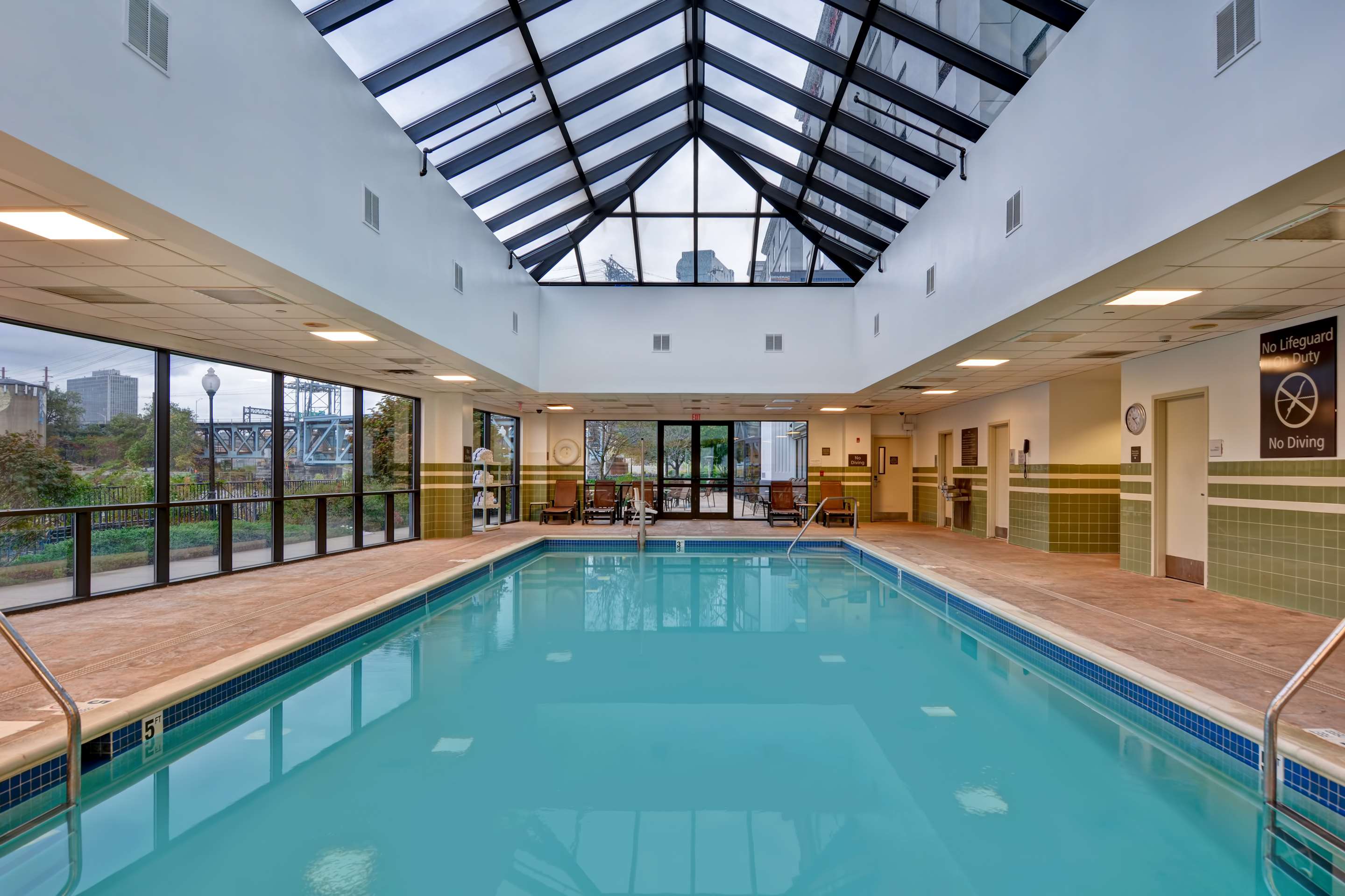 Pool | Hampton Inn & Suites Newark-Harrison-Riverwalk