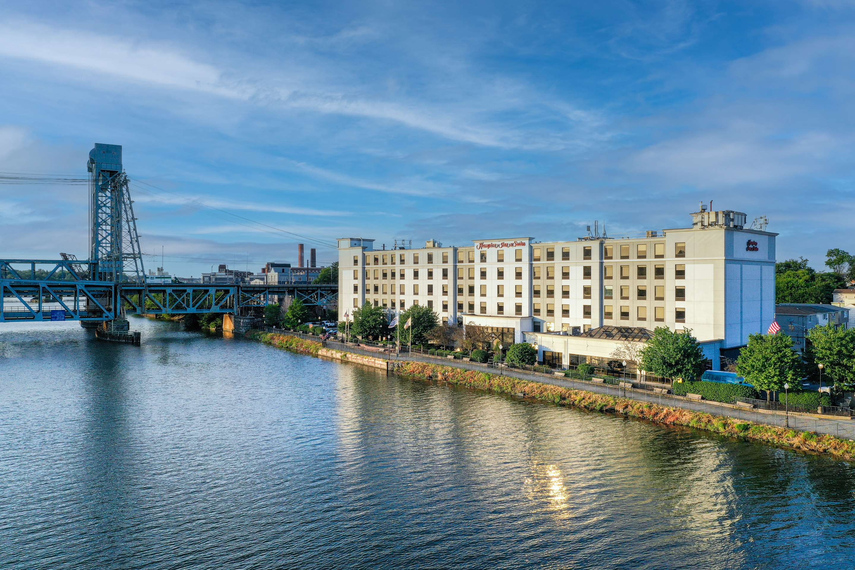 Exterior | Hampton Inn & Suites Newark-Harrison-Riverwalk